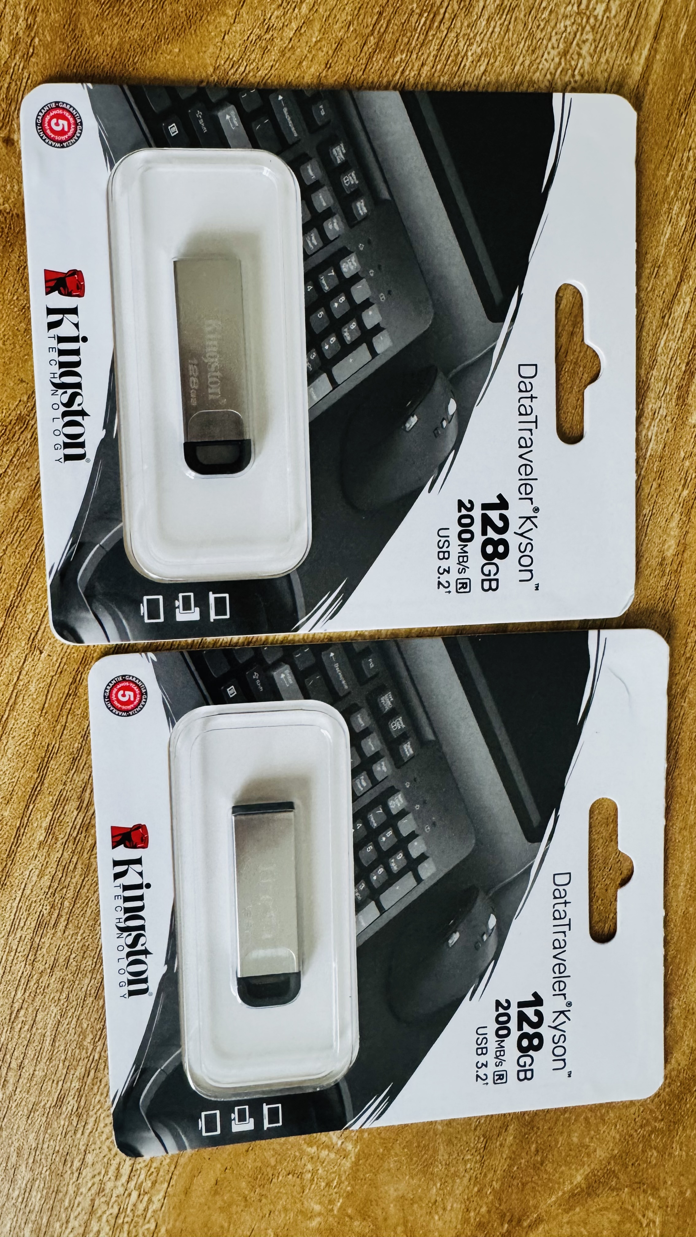 金士顿（Kingston）128GB USB 3.2 Gen 1 U盘 DTKN 大容量U盘 金属外壳 读速200MB/s 学习办公投标电脑车载优盘 实拍图