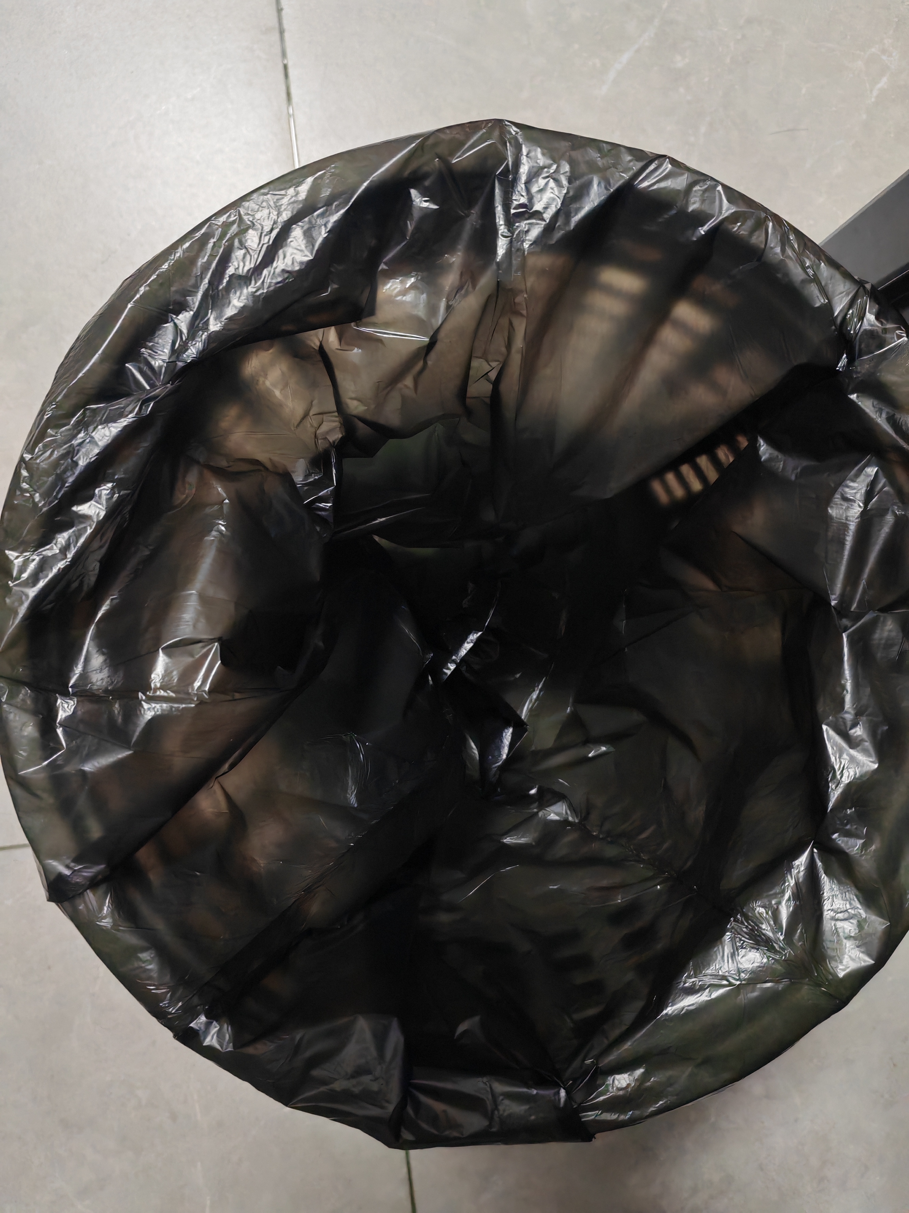 京东京造 背心式垃圾袋45*60cm*300只双面1.6丝 手提厨房家用加厚袋中号 实拍图