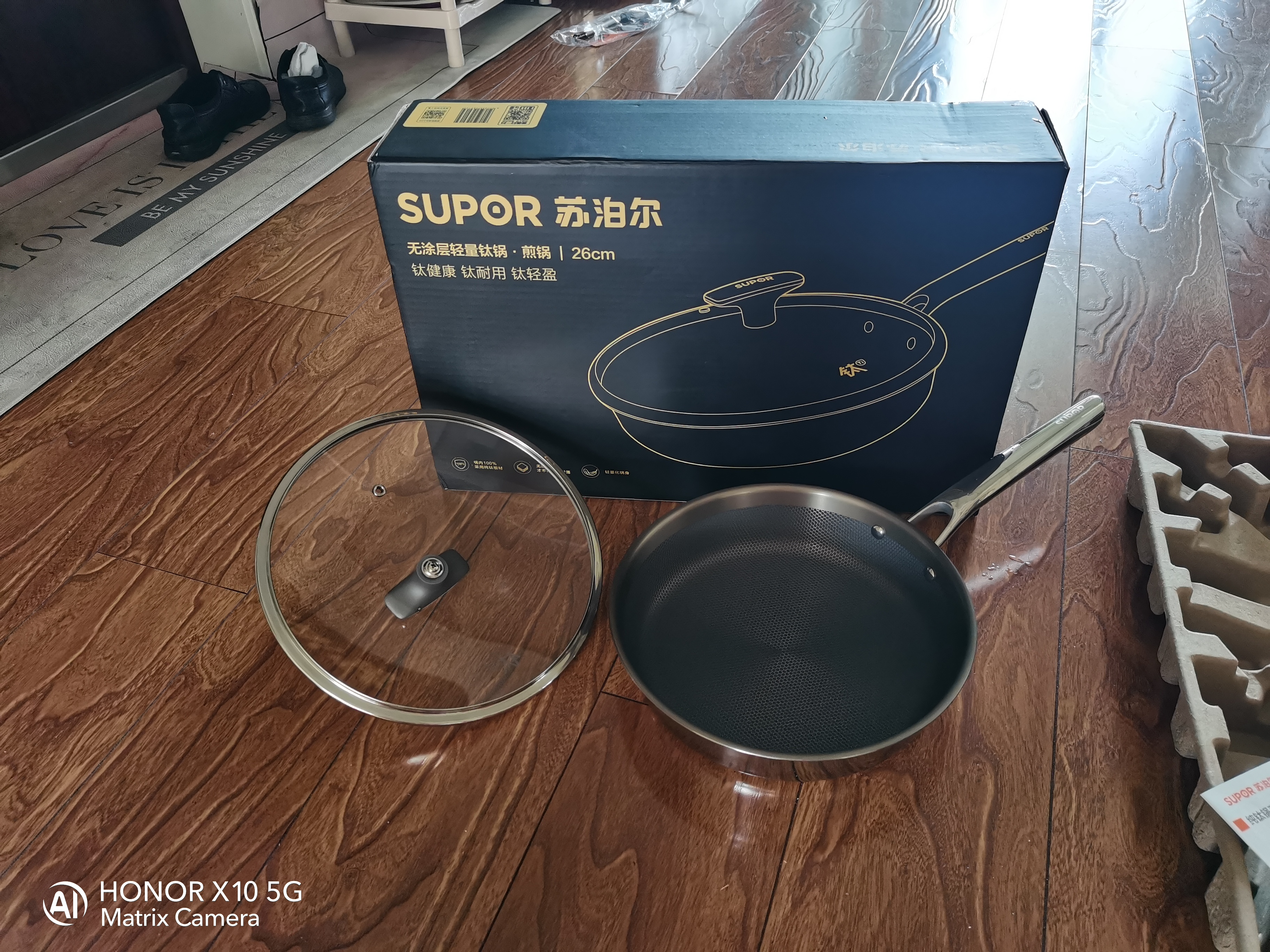 苏泊尔（SUPOR）平底锅纯钛无涂层轻量煎锅抗粘钛锅抗菌煎蛋饼锅电磁炉燃气通用 >99%抗菌【适合1-3人】 26cm 实拍图