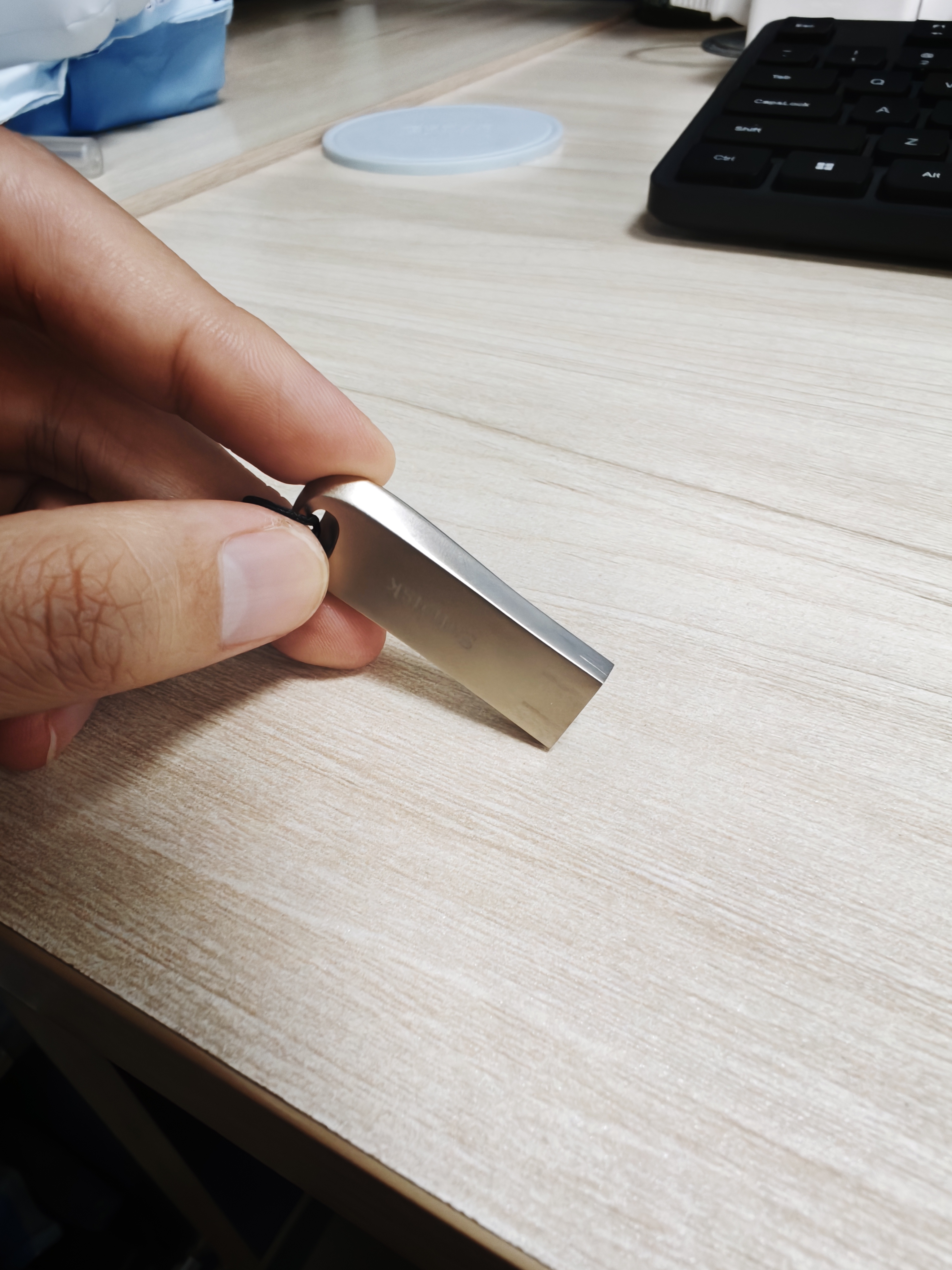 闪迪（SanDisk）128GB Type-C USB3.2 手机U盘DDC4金色 读速高达400MB/s 手机电脑两用 金属双接口大容量优盘 实拍图