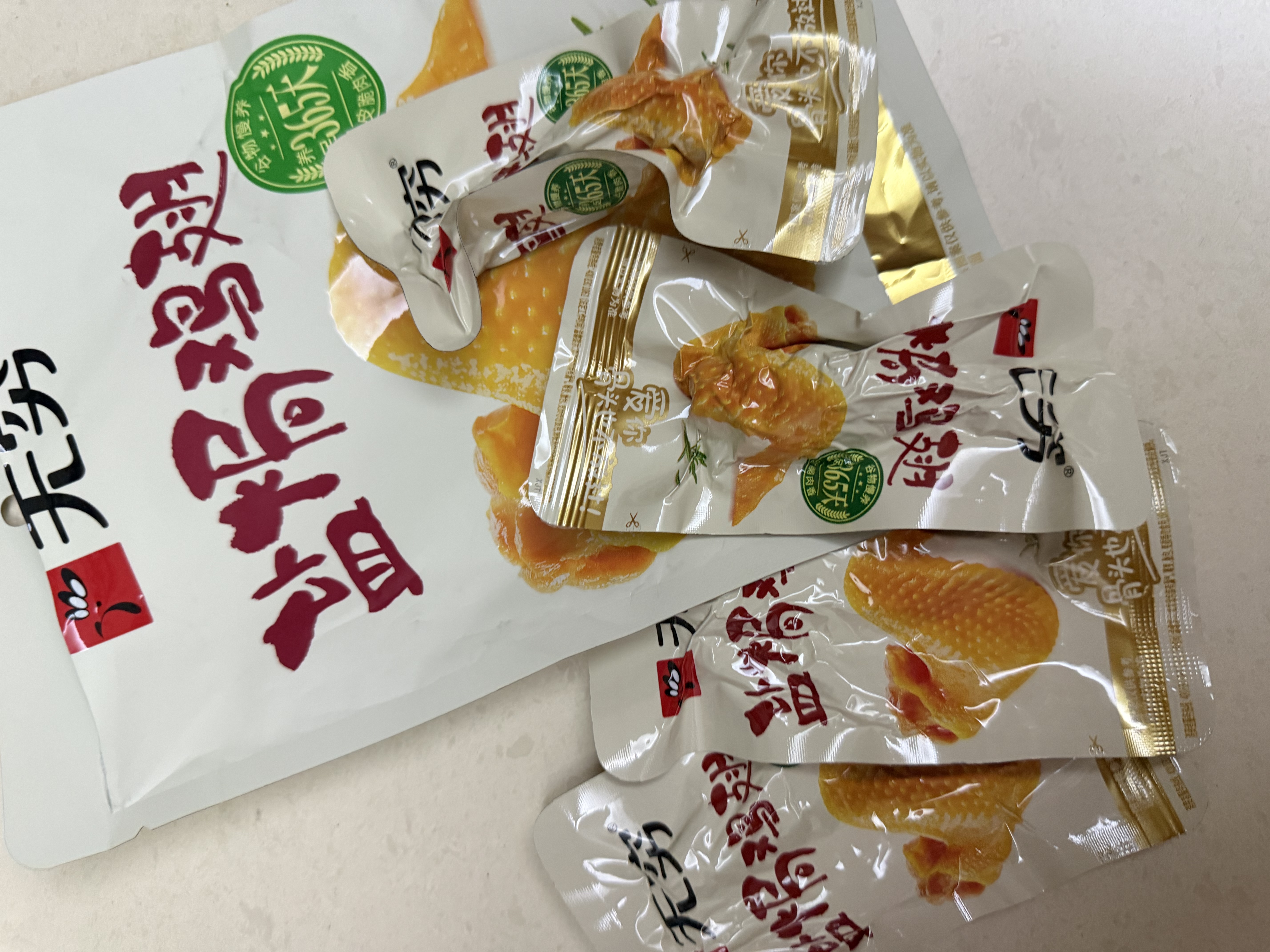 无穷盐焗鸡中翅休闲零食小吃熟食即食鸡翅60g袋装共4独立小包 实拍图
