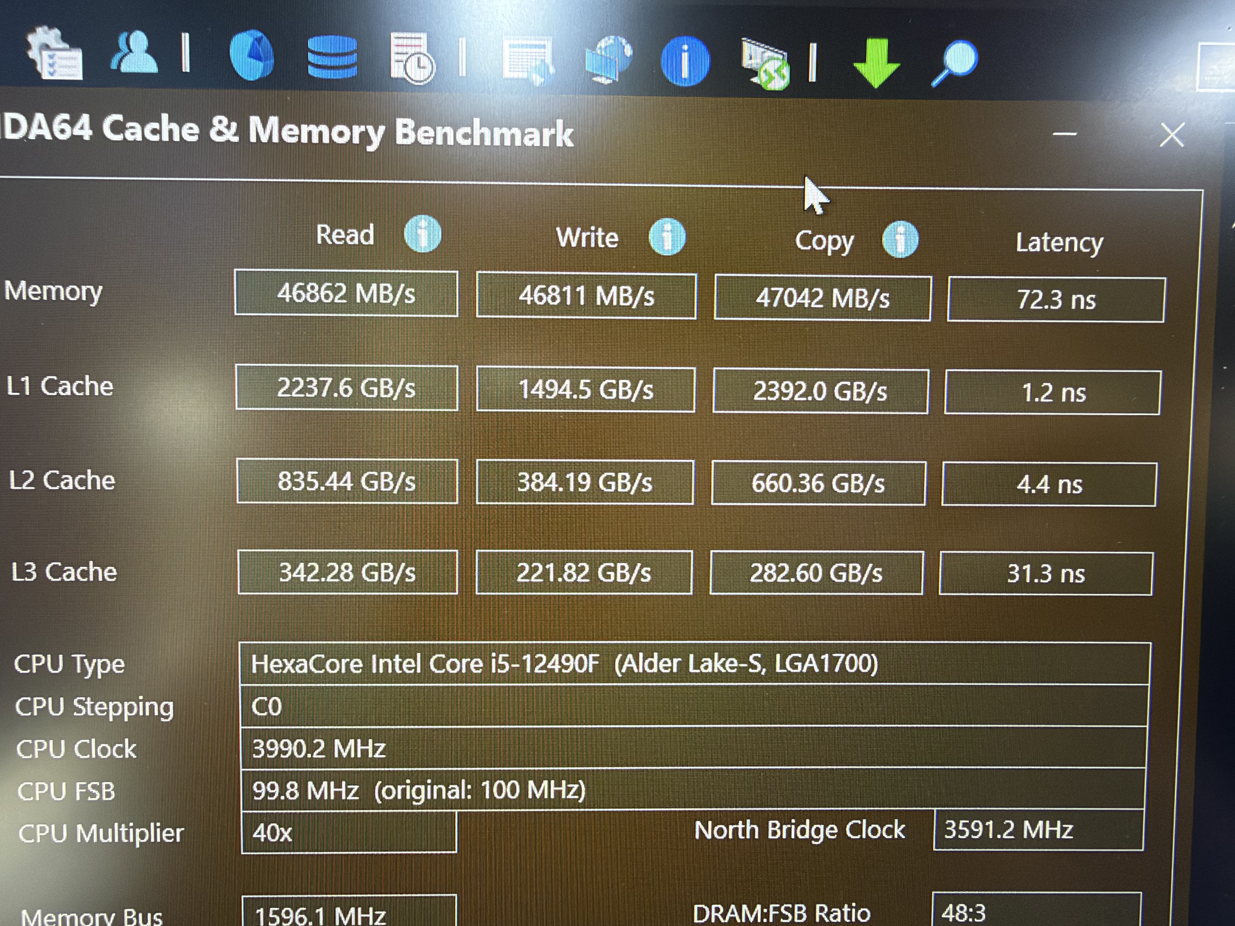 七彩虹（Colorful）32G(16G*2)DDR4 3200 台式机内存条 马甲条 战斧系列·钛金灰 C18 支持工作站部署 实拍图