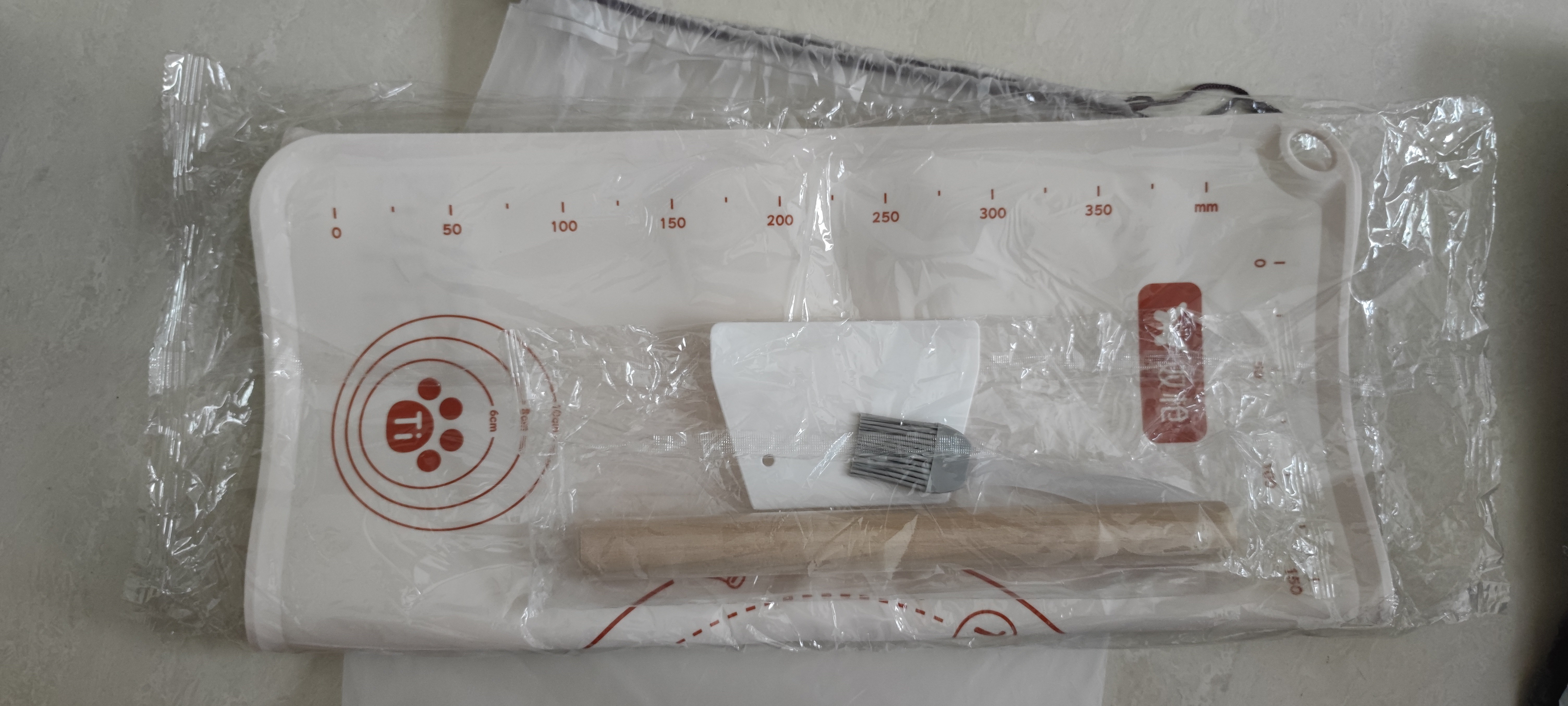 双枪（Suncha）硅胶揉面垫新国标食品级擀面垫70*50 和面板超大升级加厚4件套 实拍图