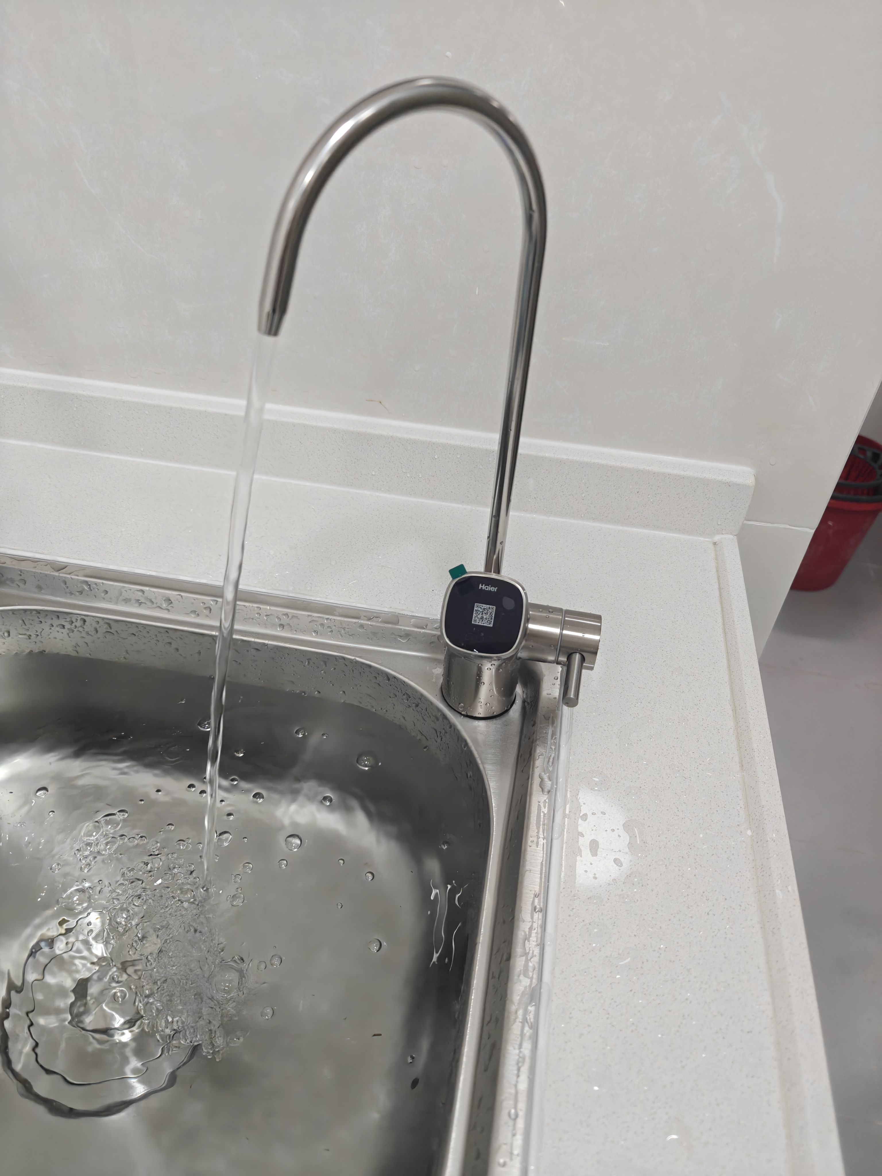 海尔（Haier）鲜活水PRO净水器家用厨下母婴RO反渗透净水机直饮一体餐边柜管线机前置过滤全屋套装适配净水机 【鲜活水3.0系列】母婴直饮净水器 HKC3000-R793D2U1 实拍图