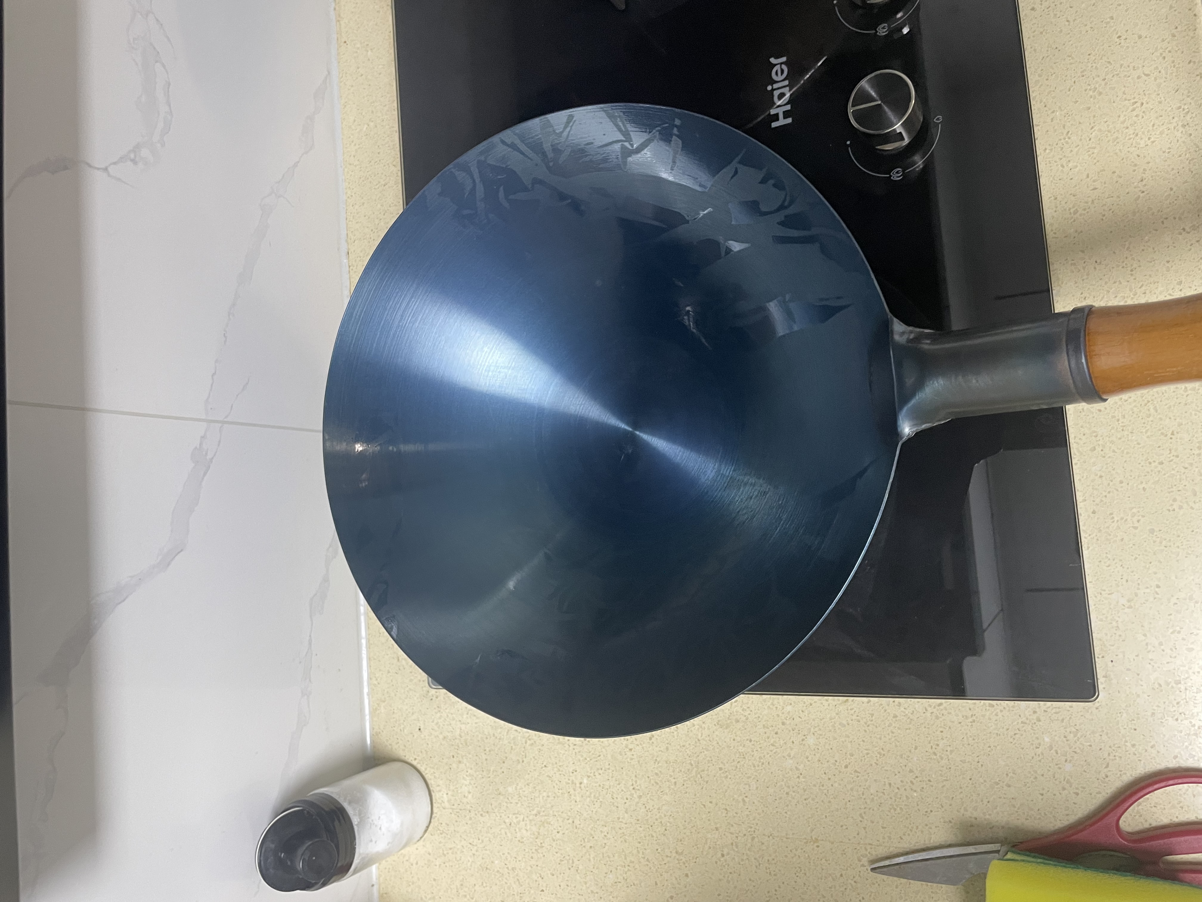 荣事达（Royalstar）章丘手工锻打铁锅老式炒锅圆底无涂层不粘炒菜锅燃气灶带盖32cm 实拍图