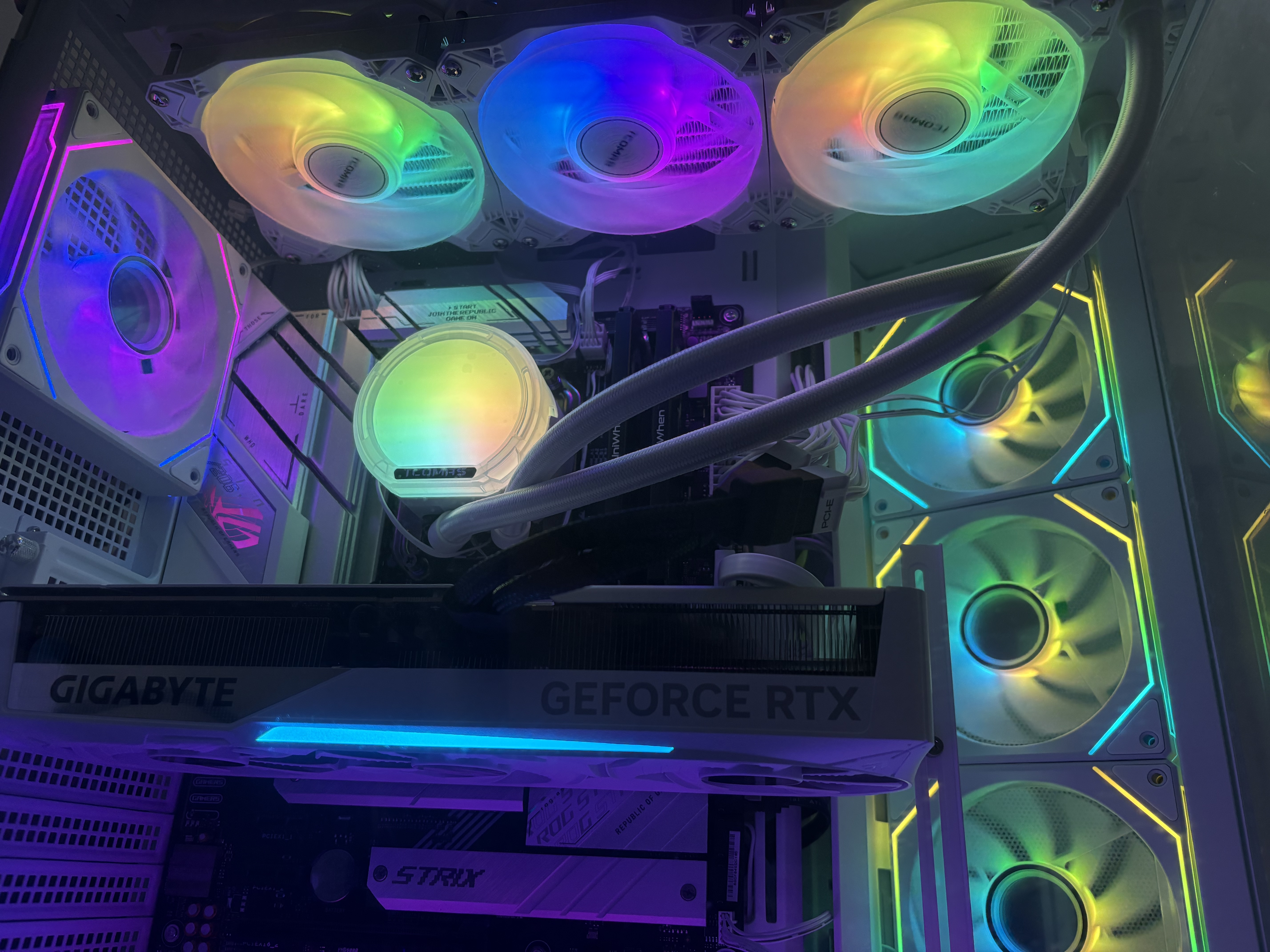 TCOMAS钛钽SJ-A080 360白色 一体式CPU水冷散热器 大冷头加厚冷排风扇ARGB光效 支持intel/AMD 实拍图