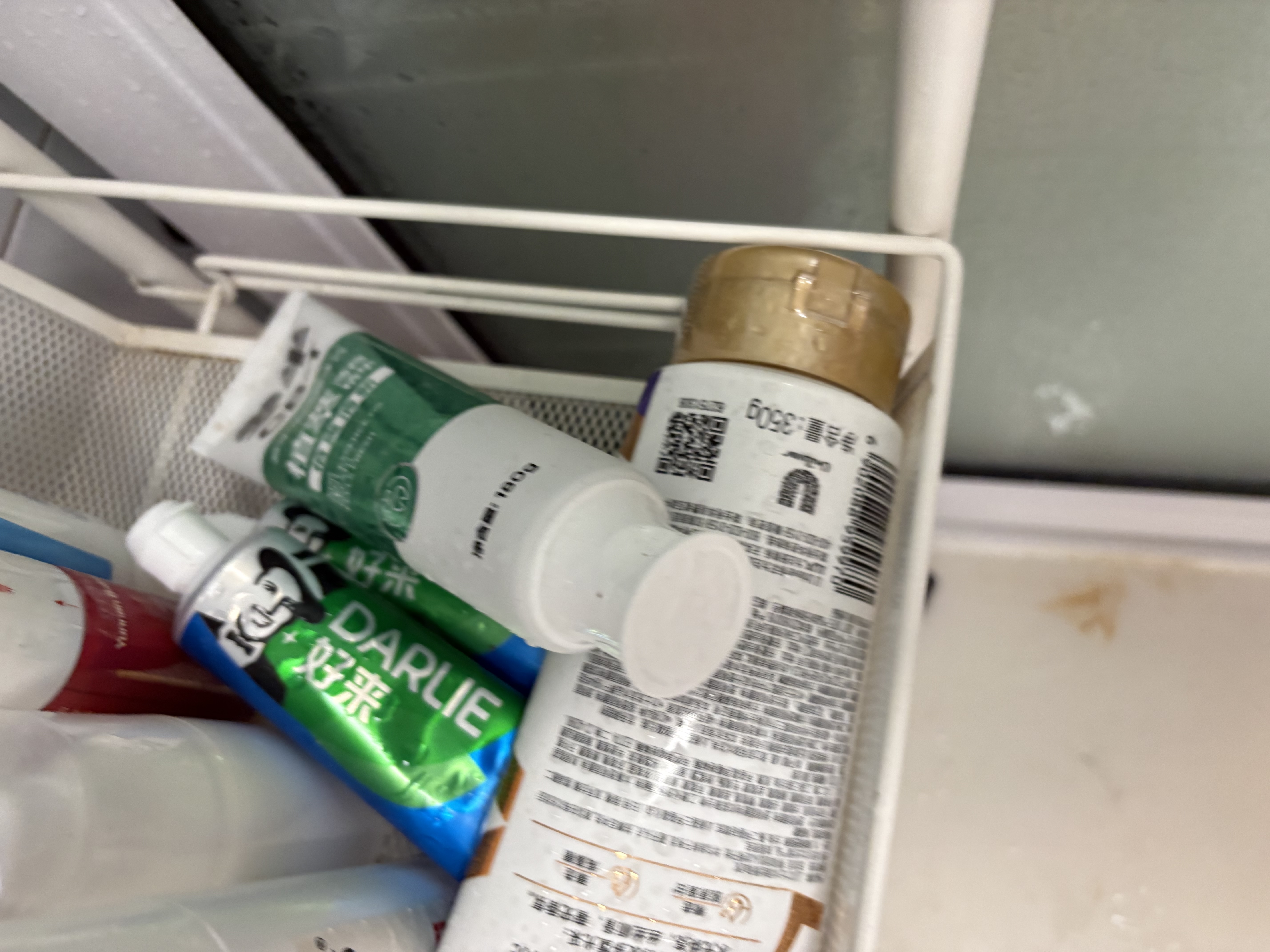 好来（DARLIE）原黑人超白竹炭深洁牙膏清新口气去黄去牙渍温和亮白含氟120g 实拍图