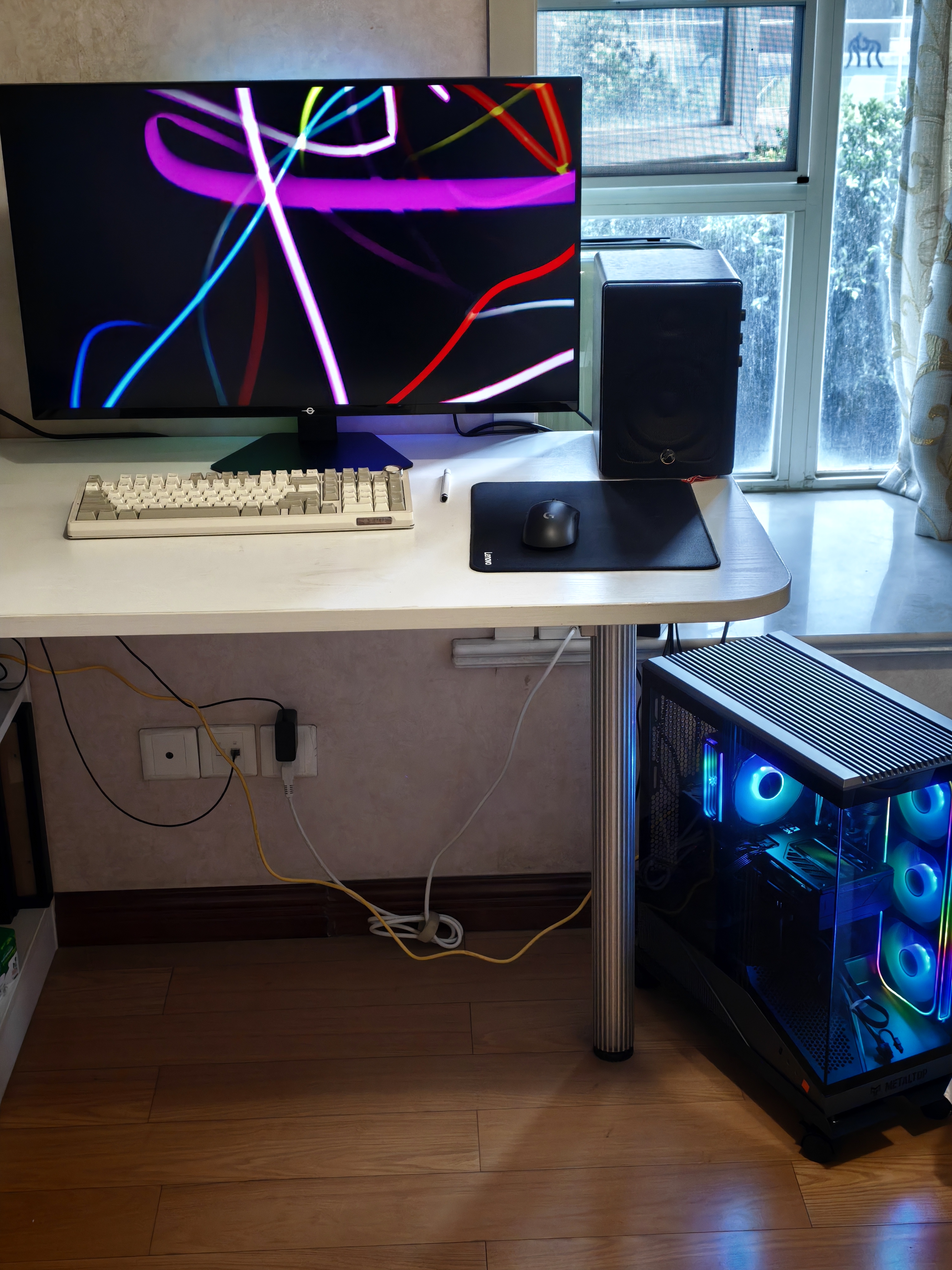 泰坦军团 31.5英寸2304分区 MiniLED 4K 160Hz双模320Hz HDR1000 DyDs0.5ms消除拖影 电竞显示器P326MV MAX 实拍图