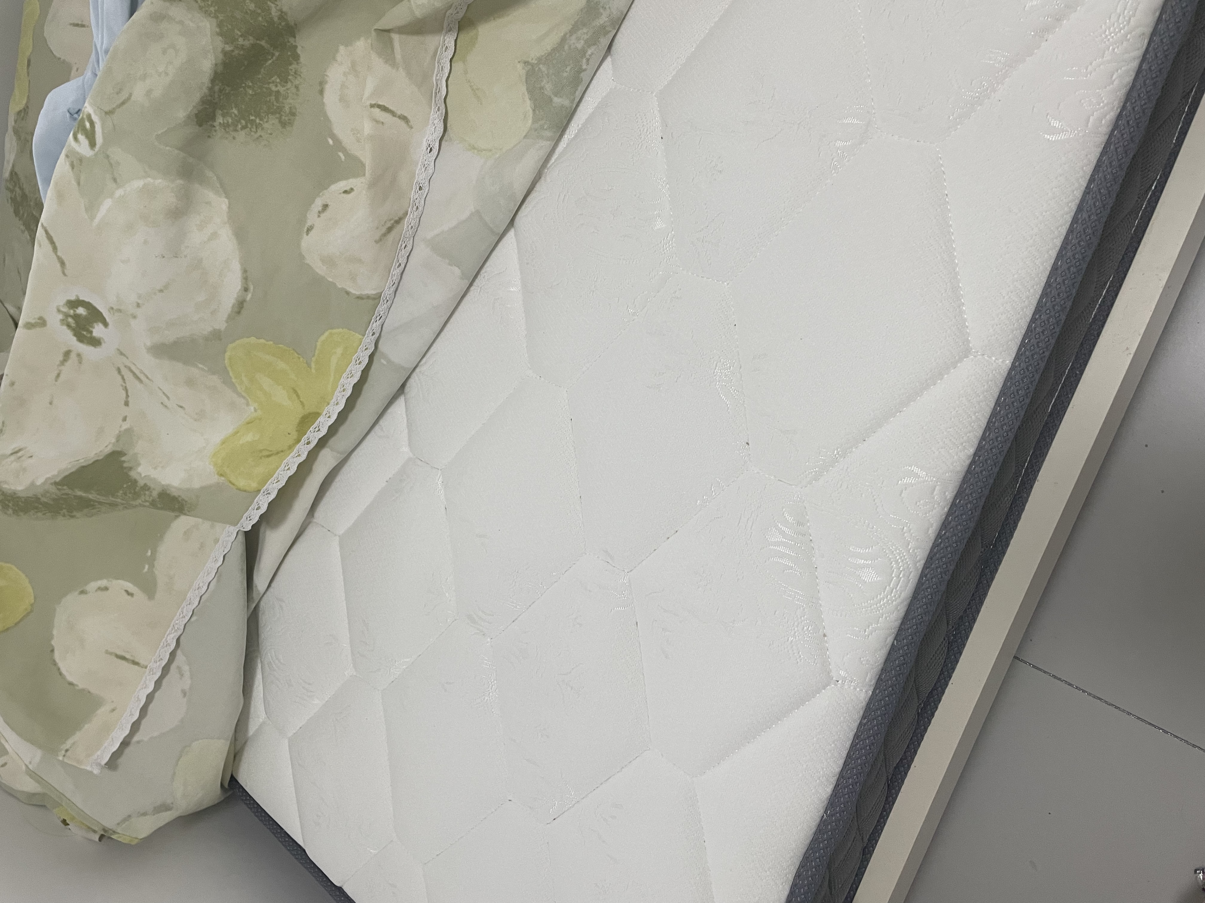 全友家居现代简约椰棕床垫软硬双配置床垫静音乳胶床垫抑菌防螨面料 【椰岛0胶】 双效支撑 | 床垫21cm厚 1.5米x2米 实拍图