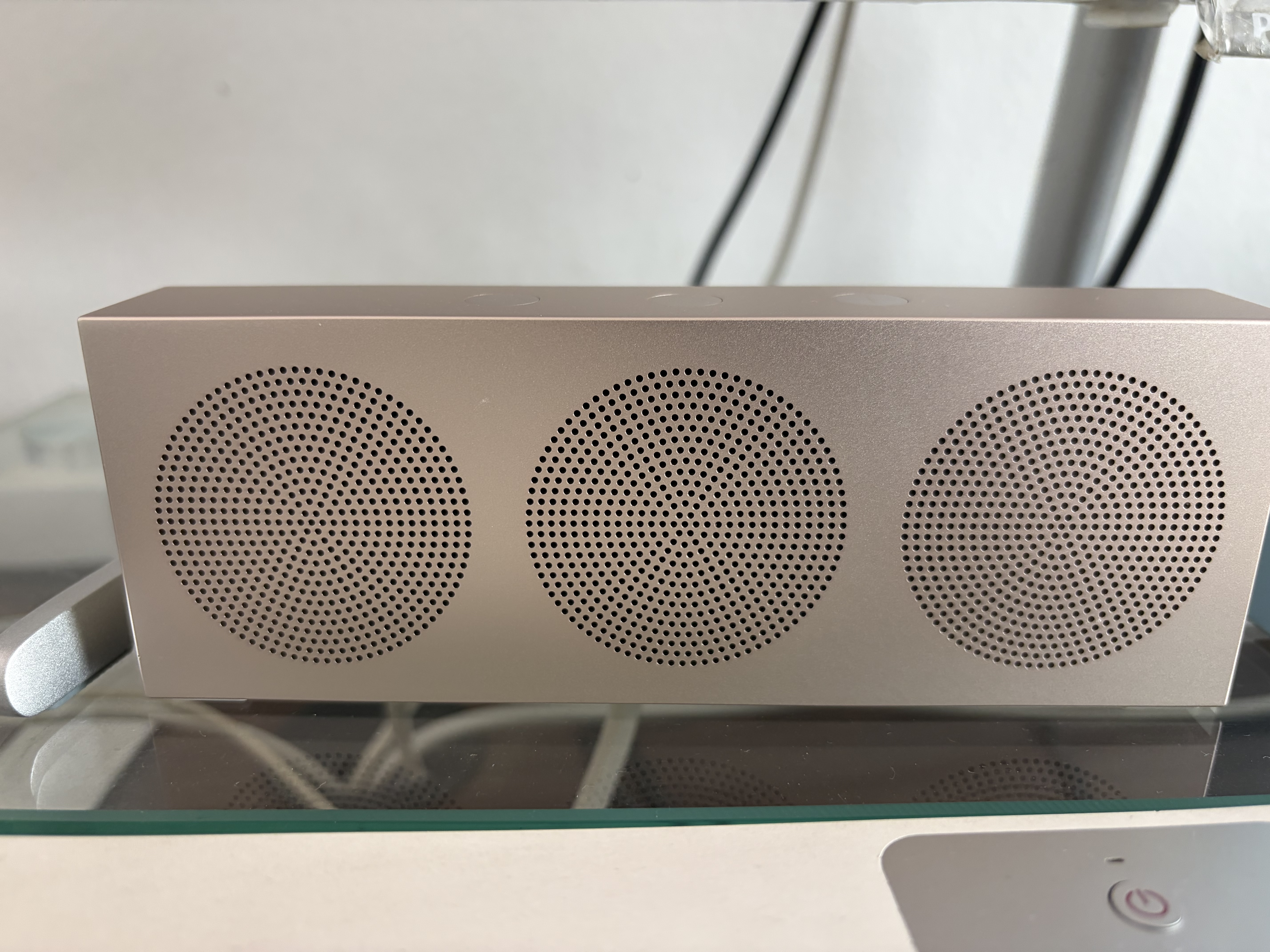 小米（MI）Xiaomi 随身蓝牙音箱  轻薄便携桌面蓝牙音响  户外音箱 超薄防尘防水NFC Xiaomi 随身蓝牙音箱(钛金属色) 官方标配 实拍图