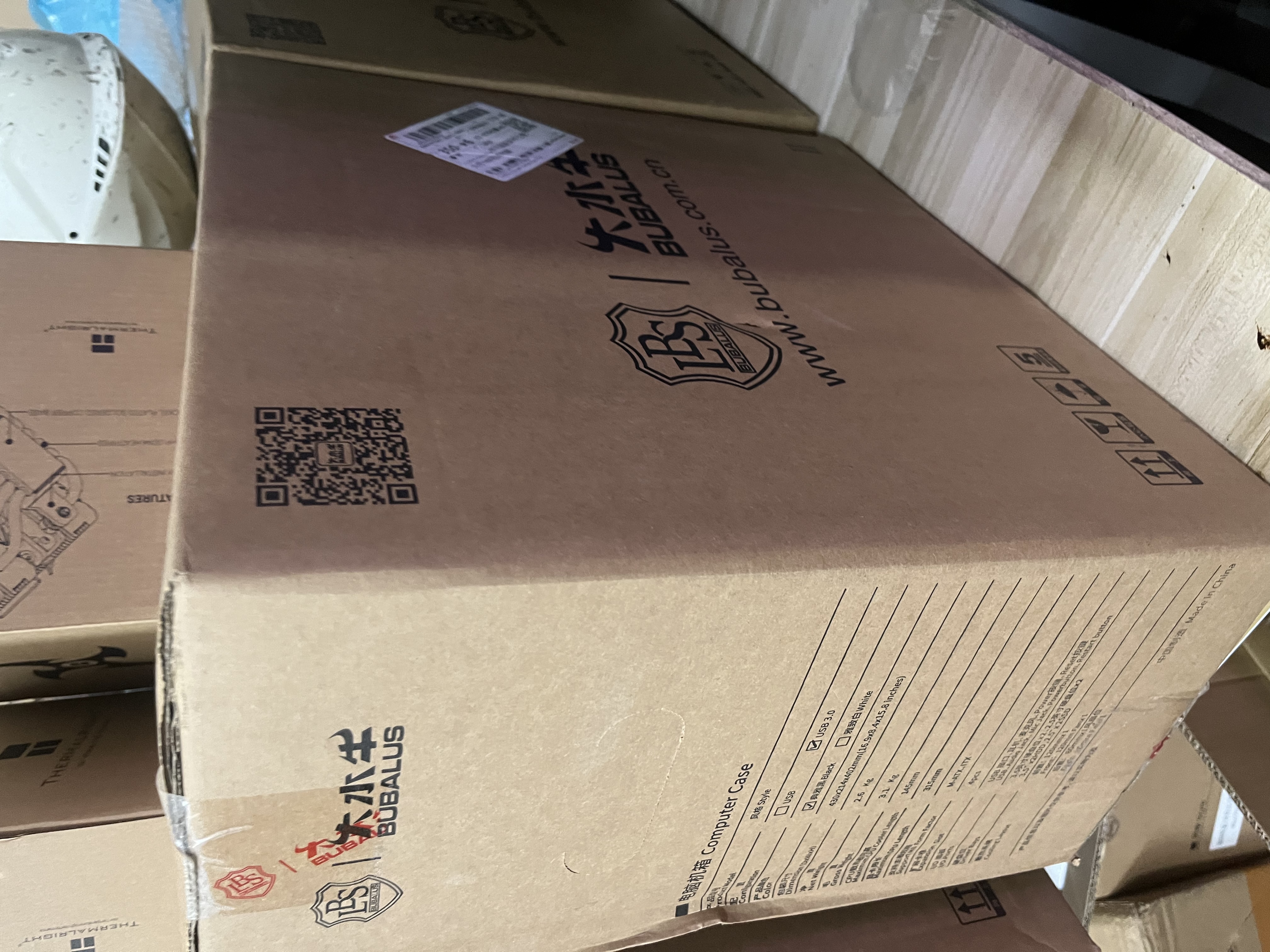 长城（Great Wall）阿基米德9 PRO V2灰色电脑机箱（360水冷/磁吸玻璃翻门/0.8mm厚侧板/5硬盘位/10风扇位/5090显卡） 实拍图