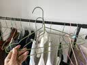 衣架成人加粗防滑加厚学生宿舍无痕挂衣架家用衣服晾衣架撑子衣挂 40cm升级款 凹槽带钩（四季款） 20支装（颜色随机） 实拍图