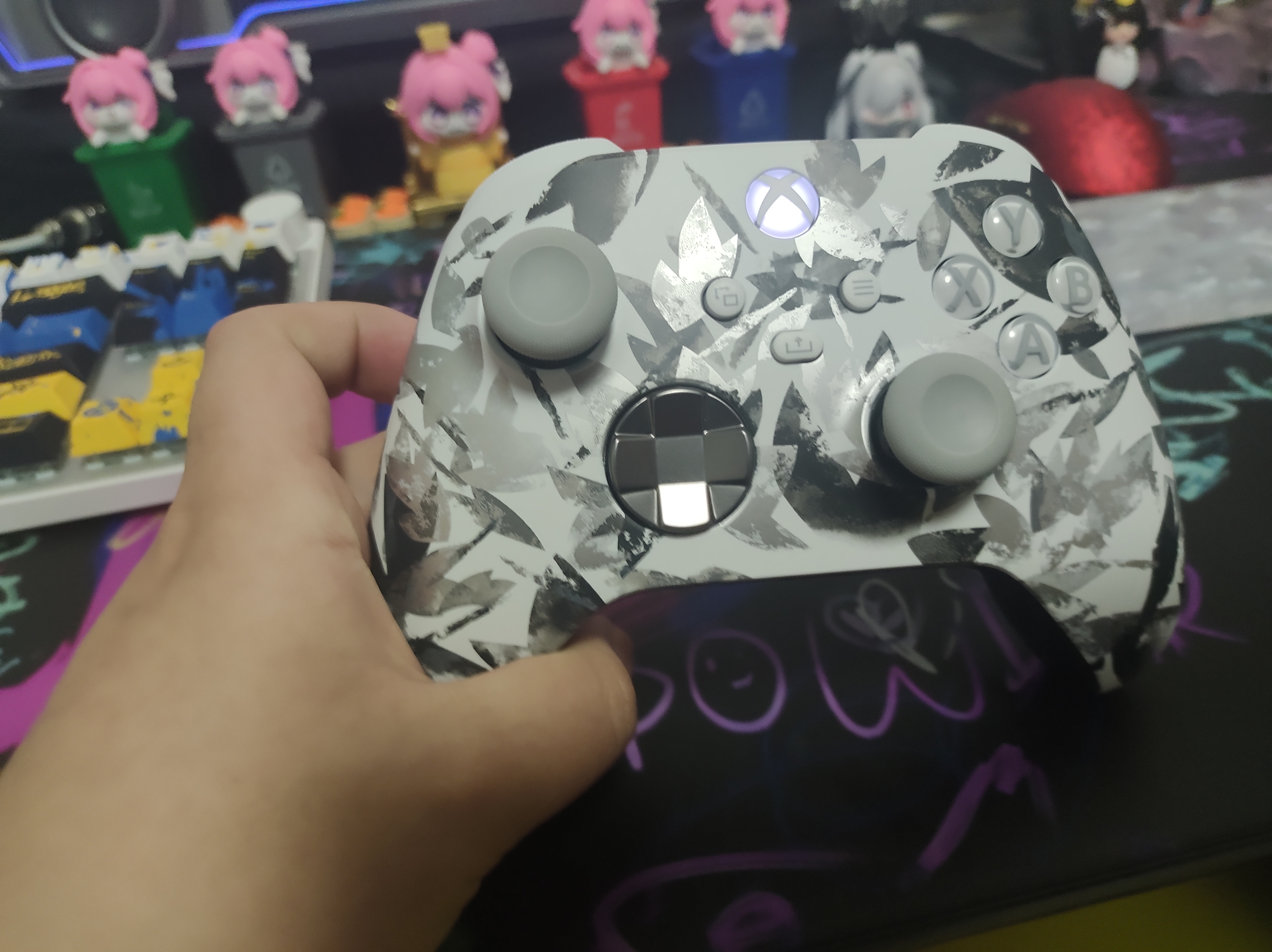 微软（Microsoft）XBOX 游戏手柄 无线控制器 新品 风暴之刃 特别版 蓝牙 适配XBOX/PC/平板/手机 丝之歌 33号远征队 实拍图