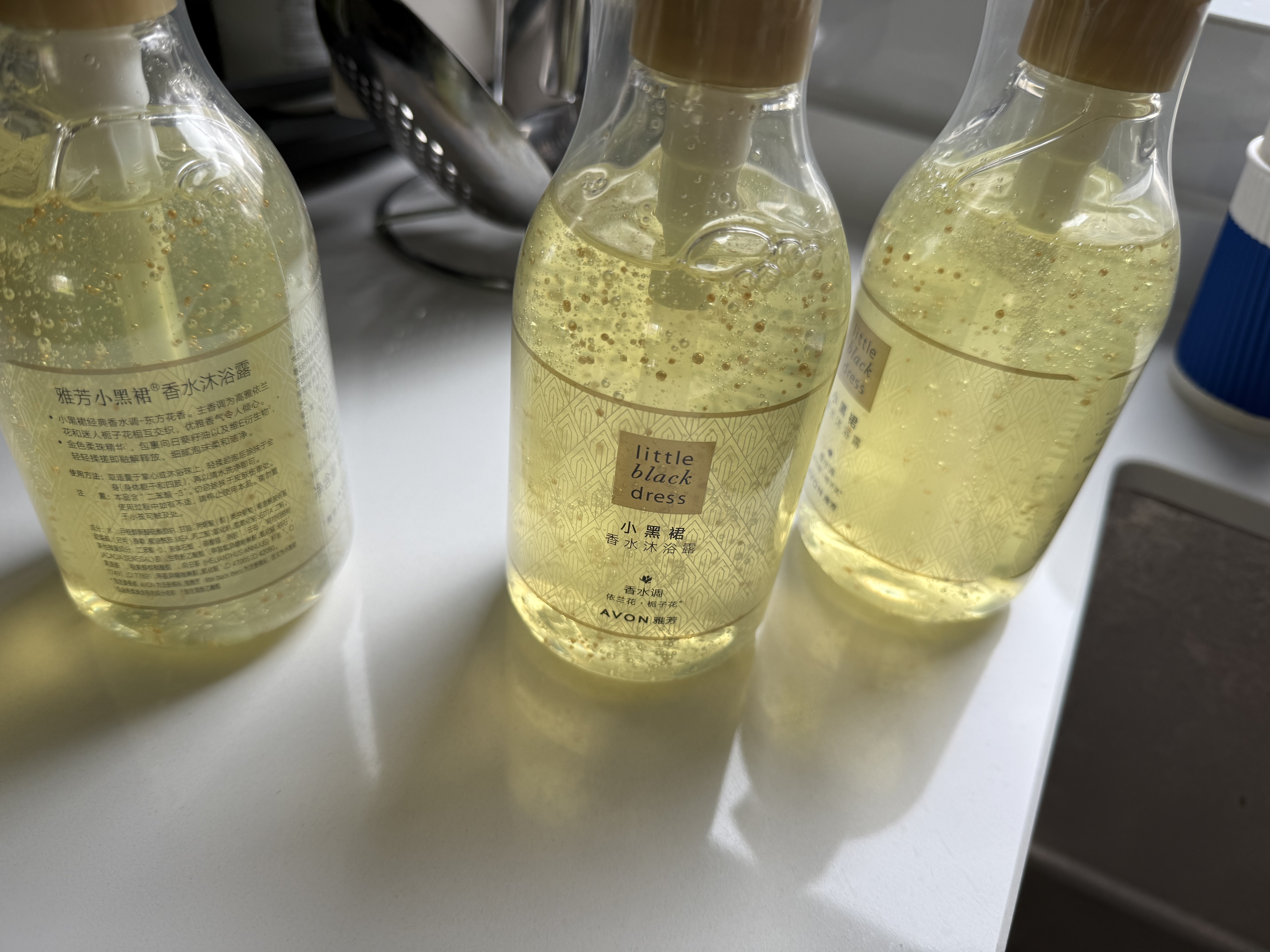 雅芳AVON 小黑裙香水沐浴露400ml 男女洁净肌肤 留香优雅 礼物 实拍图