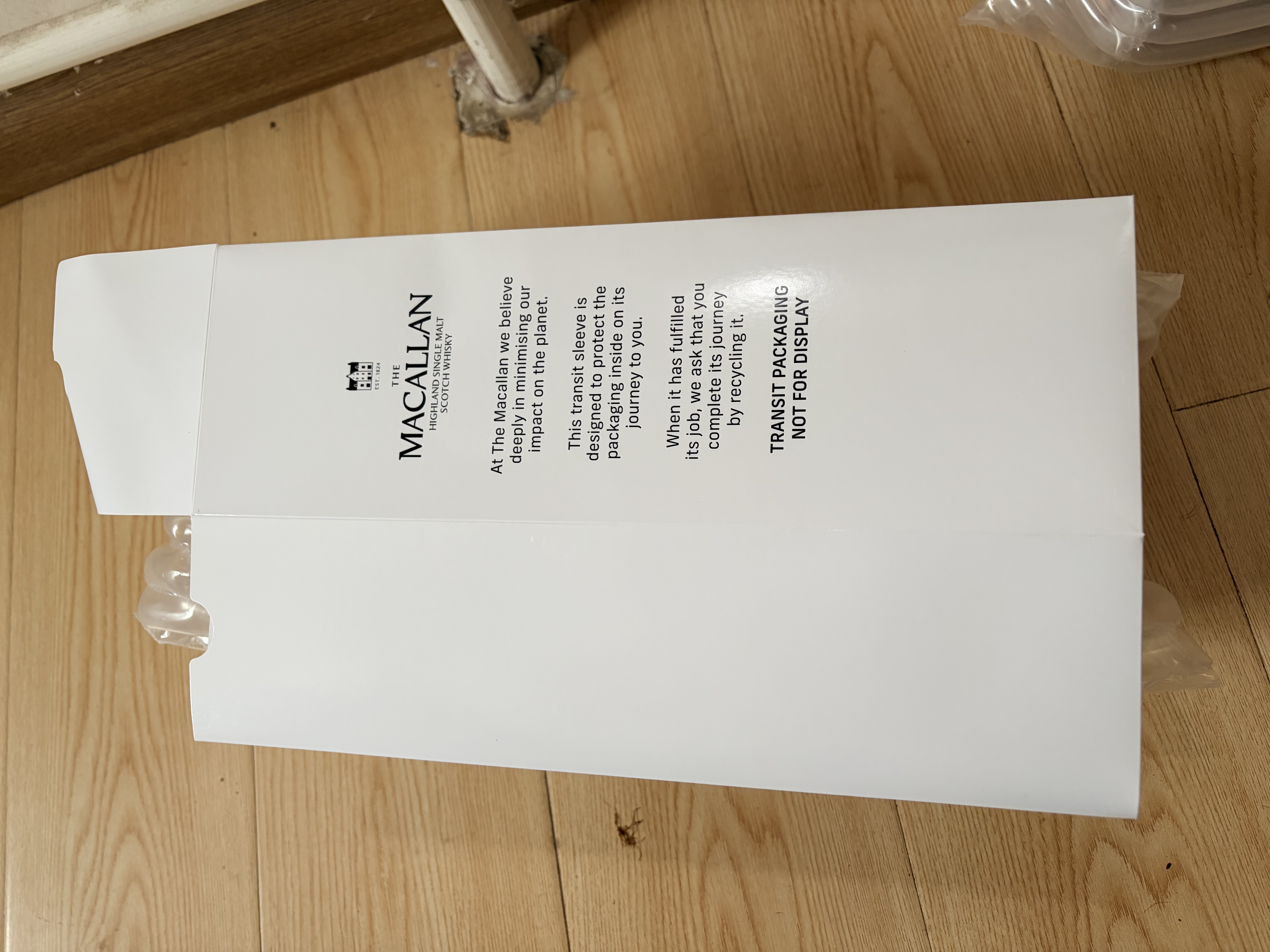 麦卡伦（MACALLAN） 18年 经典雪莉桶 单一麦芽威士忌 700ml 新版礼盒装 实拍图