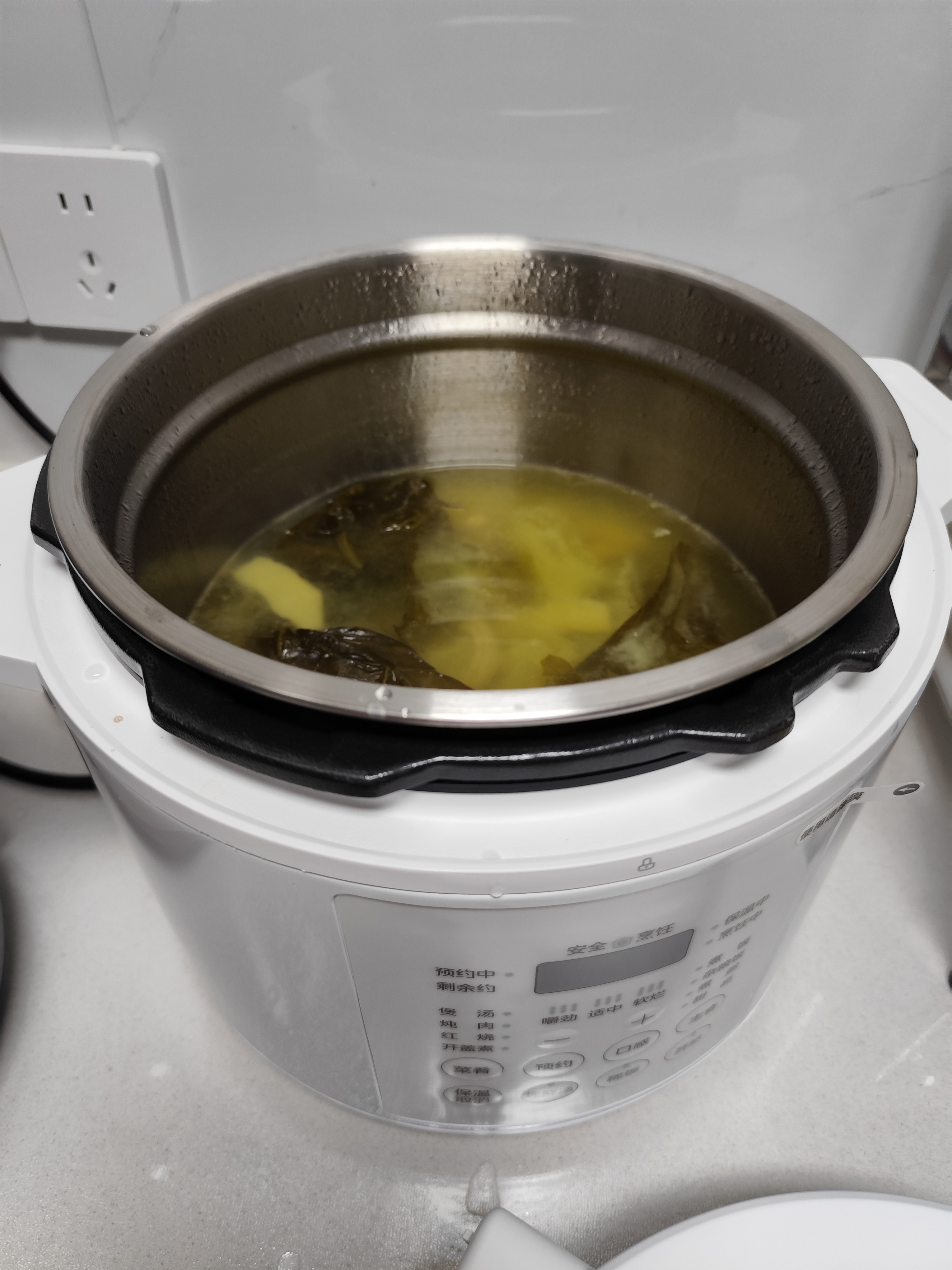 美的（Midea）0涂层精钢厚釜电压力锅5L 智能预约多功能一体电饭煲MY-E5622开盖火锅煲汤炖肉电饭锅家用4-6人 实拍图
