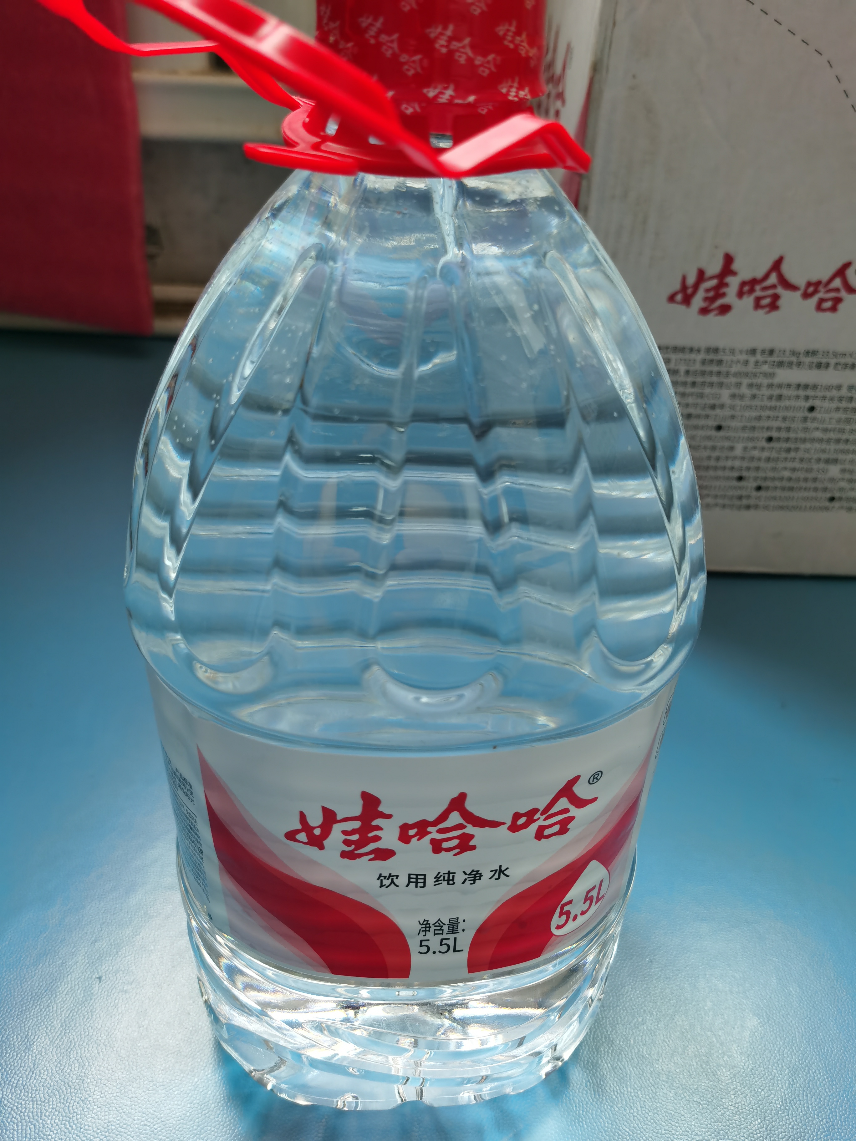 娃哈哈纯净水 5.5L*4桶 纸箱装加量大桶装水 泡茶冲奶粉 哇哈哈饮用水 实拍图