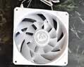 微星（MSI）MPG D160 ARGB WHITE 白色款 刀锋300同款 16cm双螺旋风扇散热 FDB轴承 三档转速调节 实拍图
