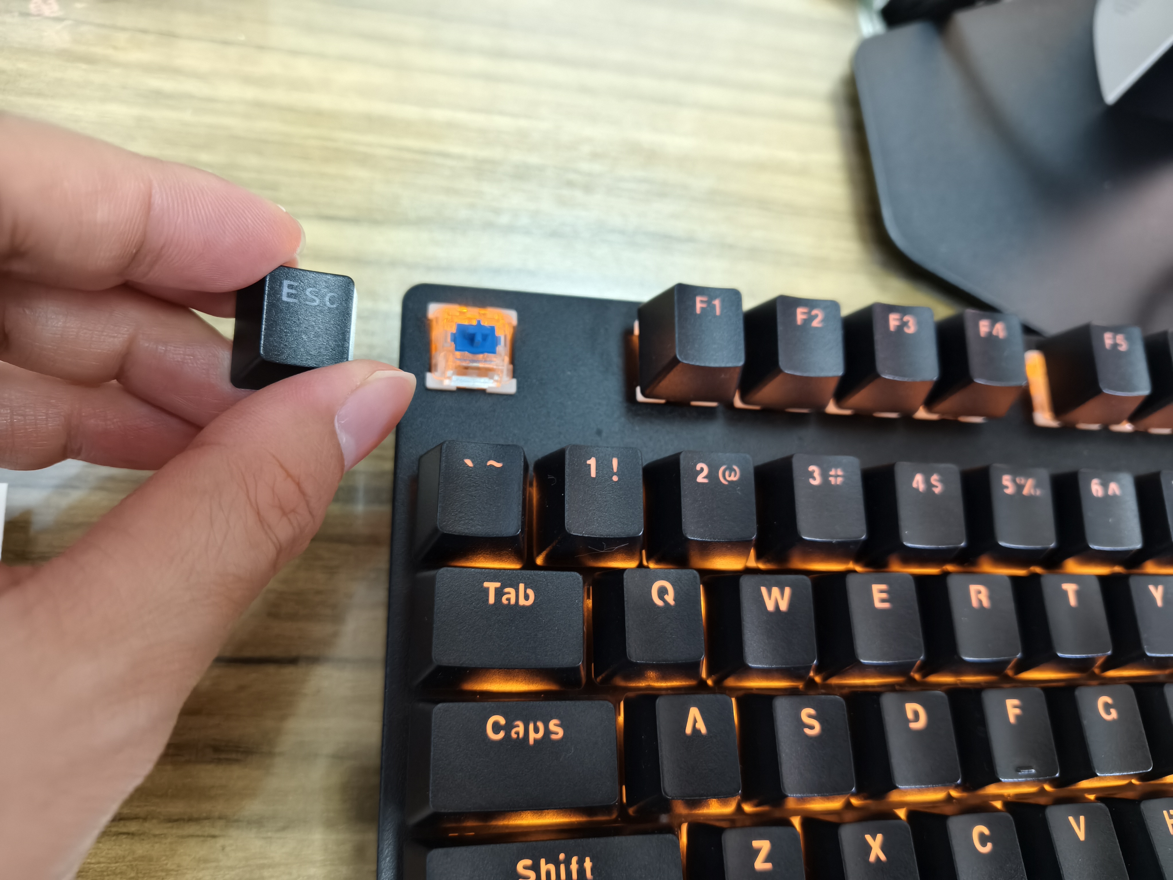 雷柏（Rapoo）V500PRO单光版 有线背光机械键盘 104键全尺寸游戏电竞笔记本电脑办公吃鸡全键无冲键盘 青轴 实拍图