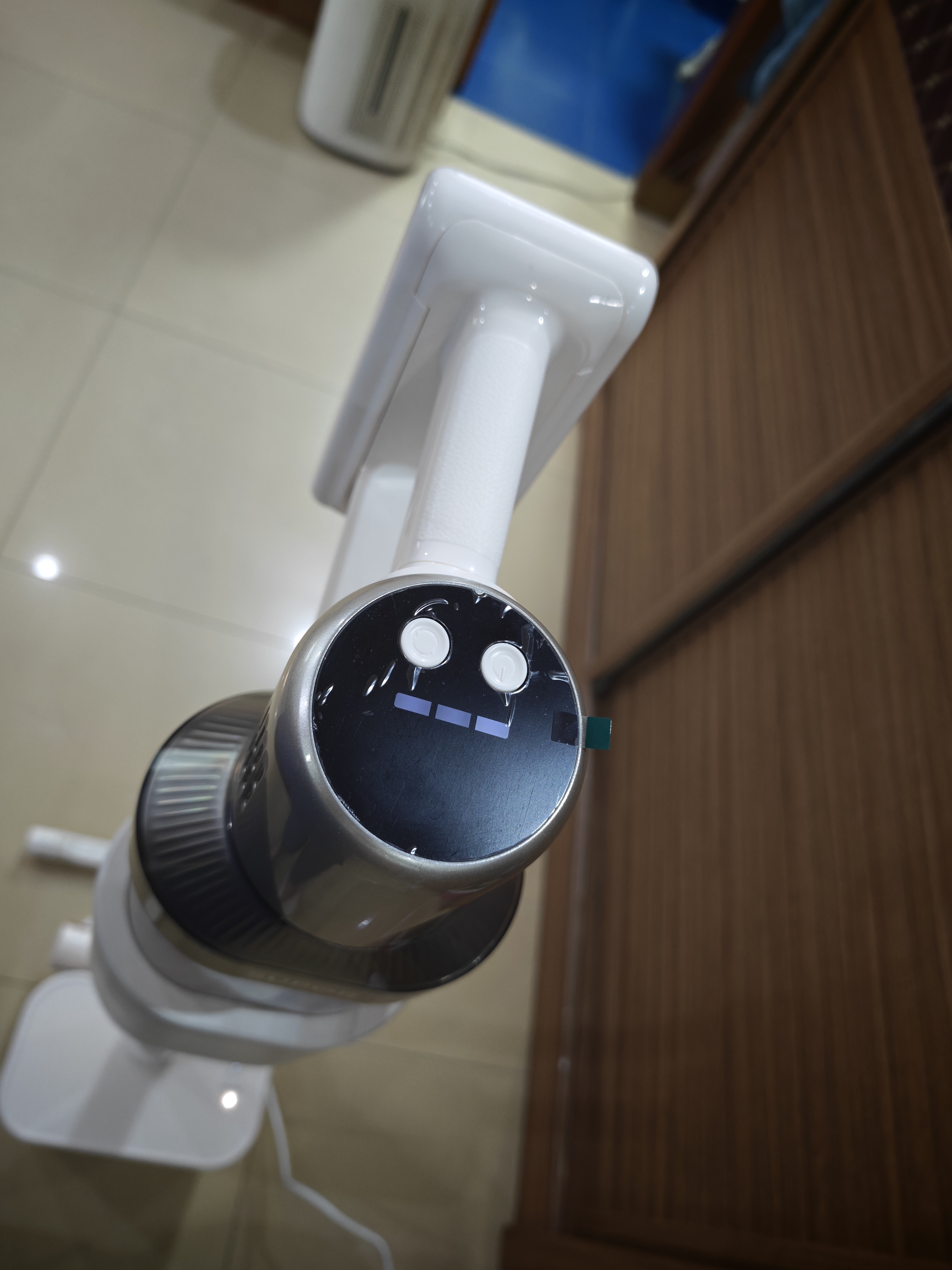 苏泊尔（SUPOR）吸尘器【除尘神器】智能自动集尘管家家用手持无线集尘基站大吸力绿光除螨双尘杯毛发防缠V96 实拍图