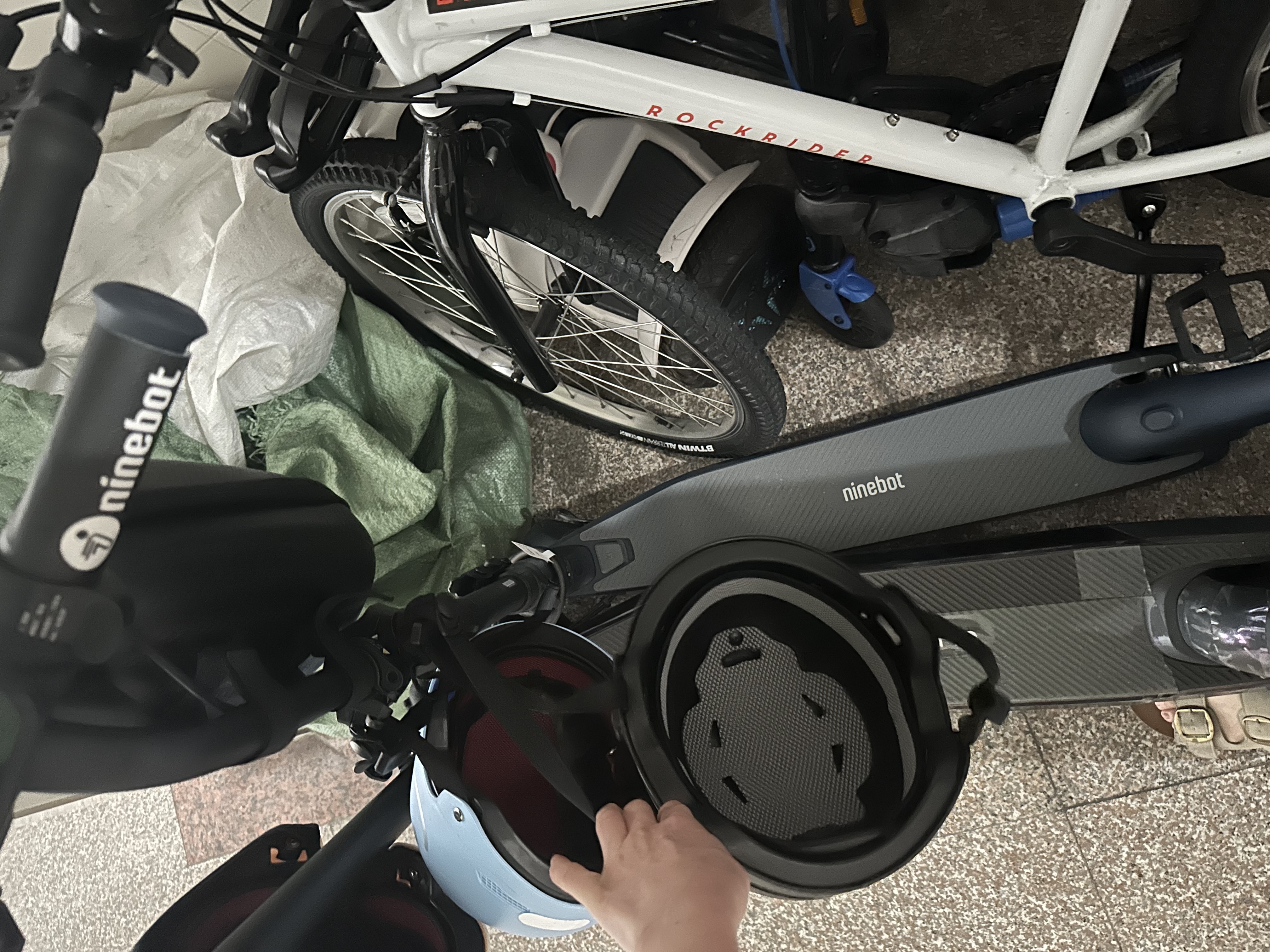 九号Ninebot九号滑板车E2PRO/E2PLUS白色电动车折叠便携女男成人代步女士滑板车校园大学生C2PRO少年 C2 Pro-黑+莫兰迪蓝+赠品 实拍图