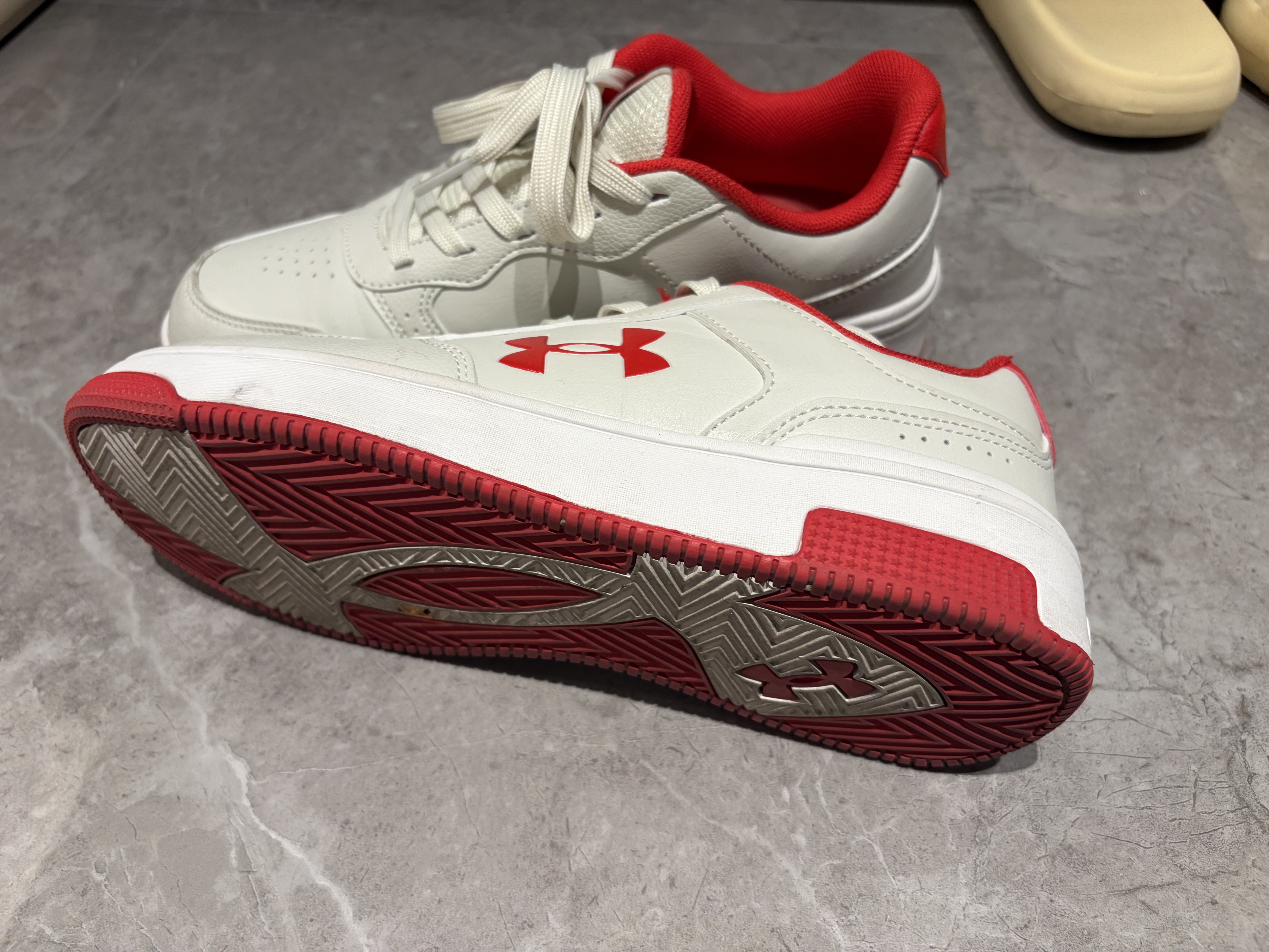 安德玛（Under Armour）童鞋板鞋男女大小童休闲时尚舒适板鞋儿童百搭撞色板鞋 实拍图
