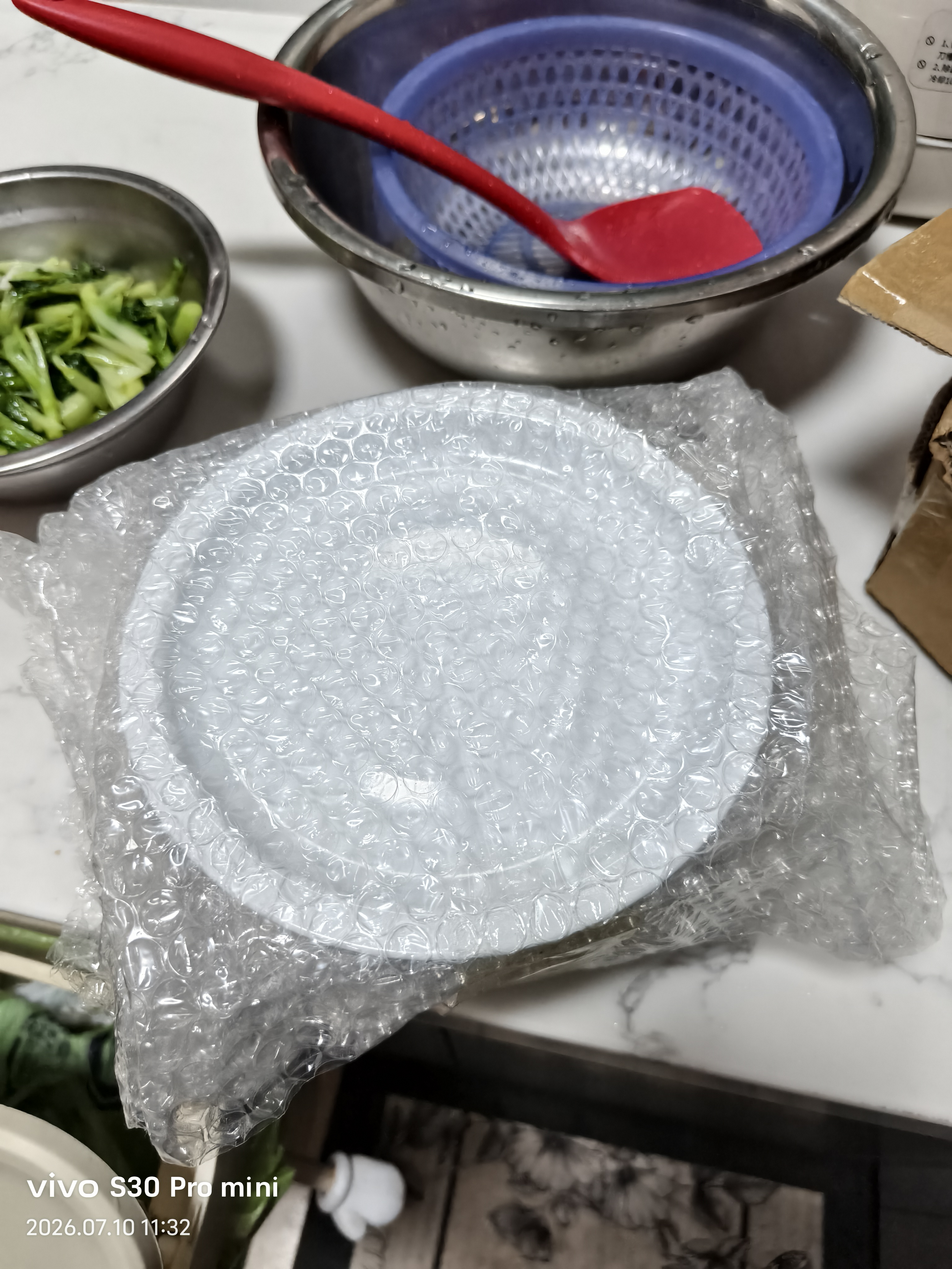 老式搪瓷碗学生宿舍泡面碗加厚超大容量家用复古风带盖带把柄饭缸 为人民服务（泡面碗） 1600ml 实拍图