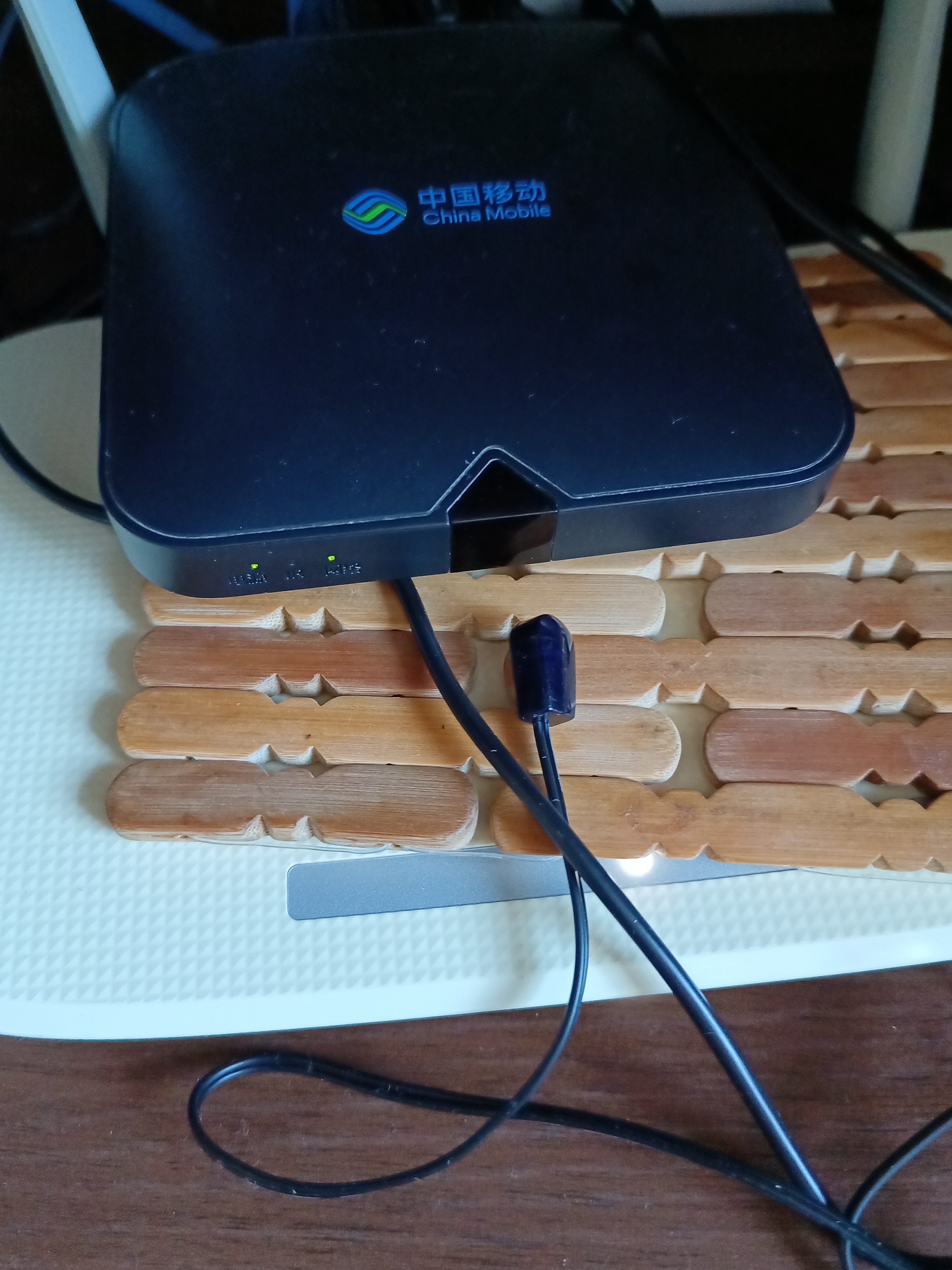 毕亚兹 机顶盒通用IR红外线电信IPTV网络盒子遥控器延长线USB口酒店宾馆KTV接收延长器 带指示灯3米 实拍图