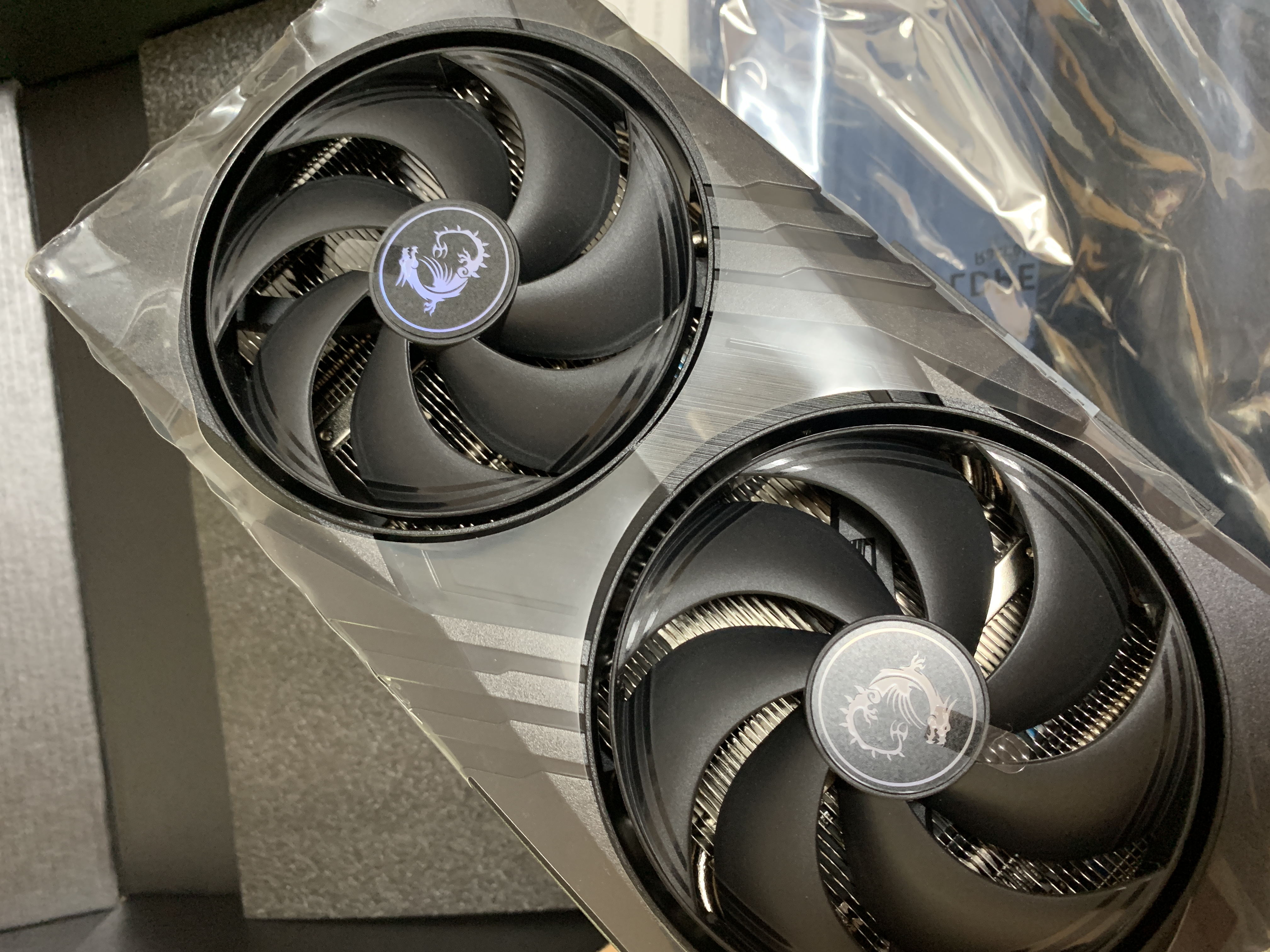 微星（MSI）魔龙 GeForce RTX 5060 8G GAMING OC AI推理 电竞游戏设计智能学习独立显卡 实拍图