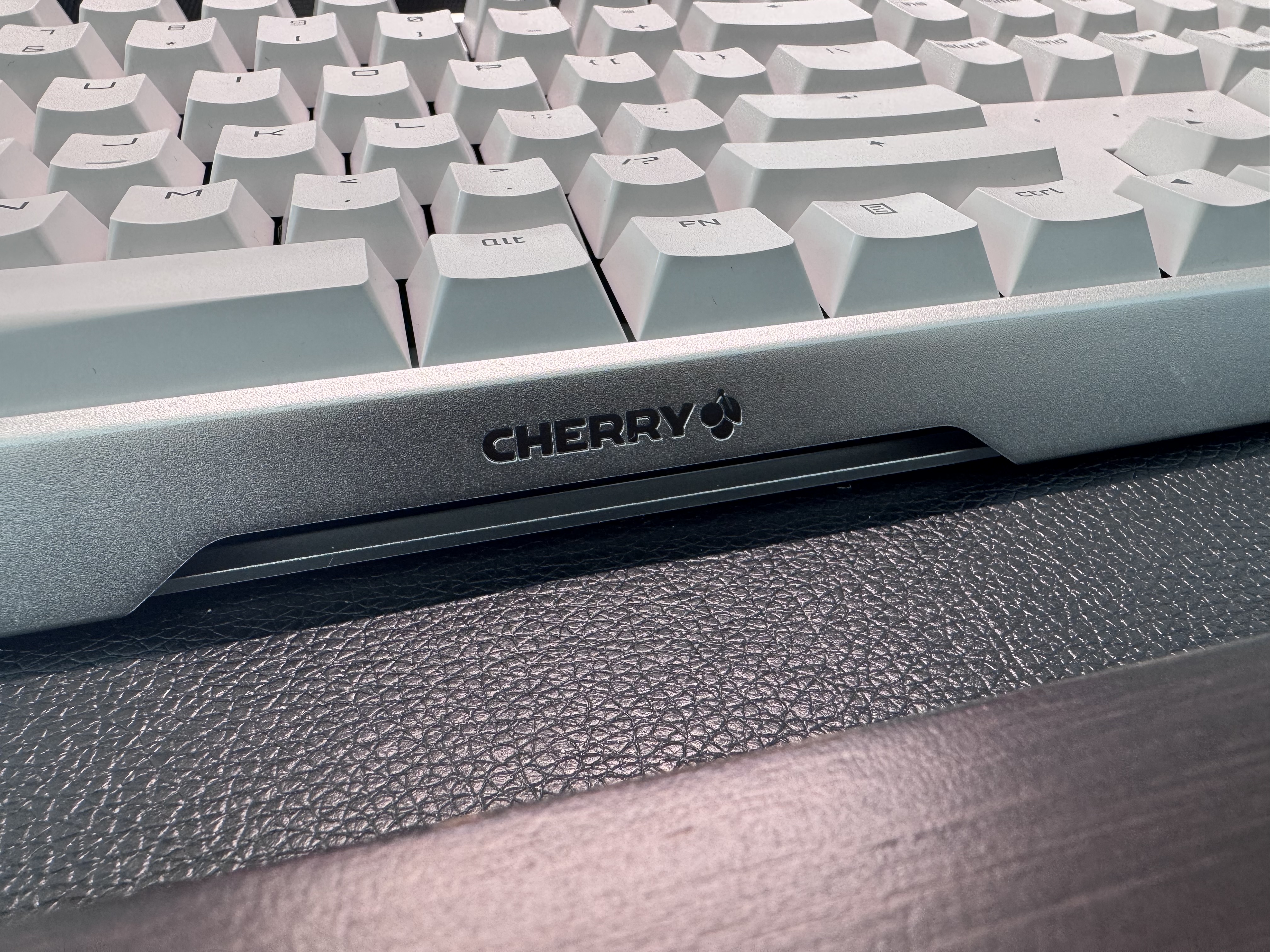 CHERRY樱桃MX3.0S机械键盘 游戏键盘 电竞键盘办公电脑键盘 有线键盘108键 铝合金外壳 实拍图