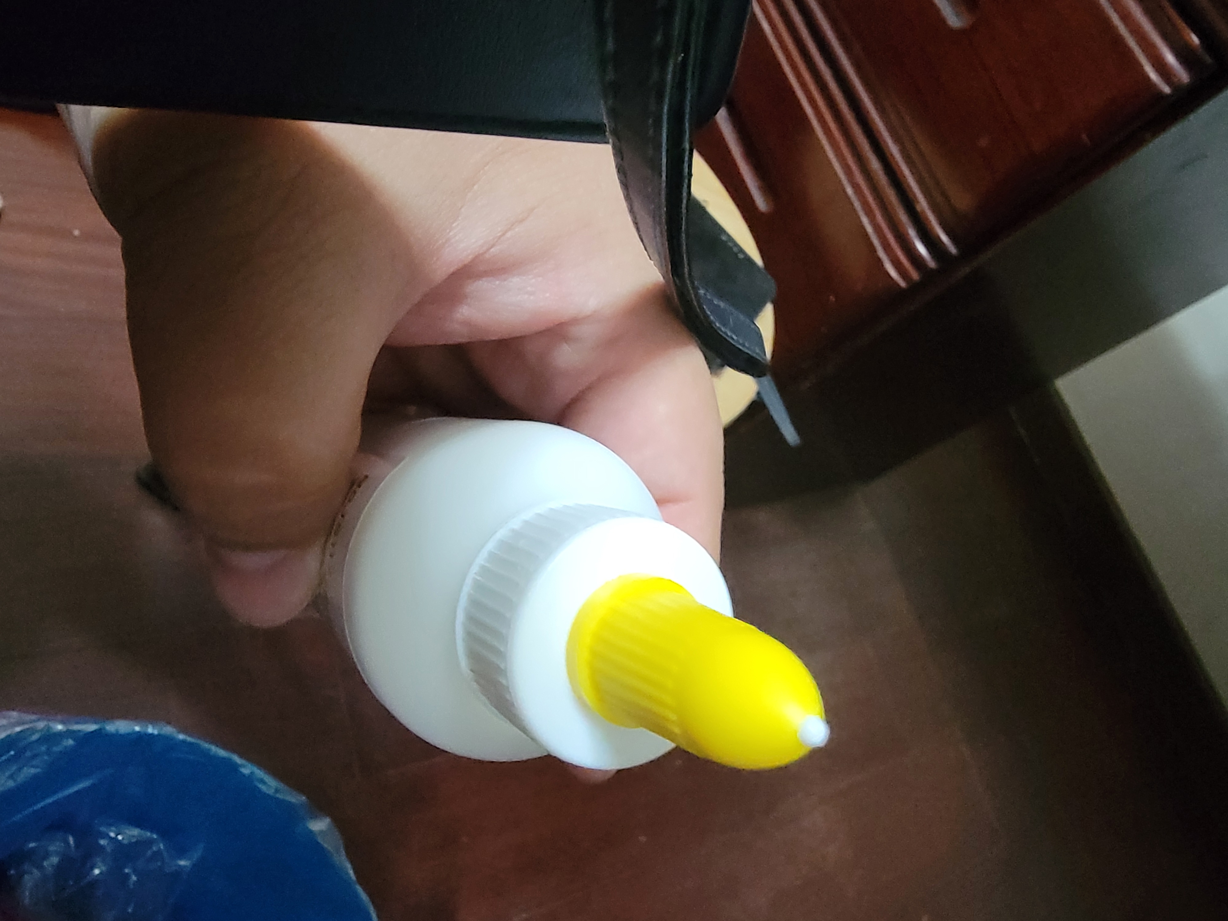 得力（deli）120ml木工型白乳胶 学生DIY胶水 无甲醛强力胶粘剂 木质桌椅地板门框粘接 瓶装JS112 实拍图