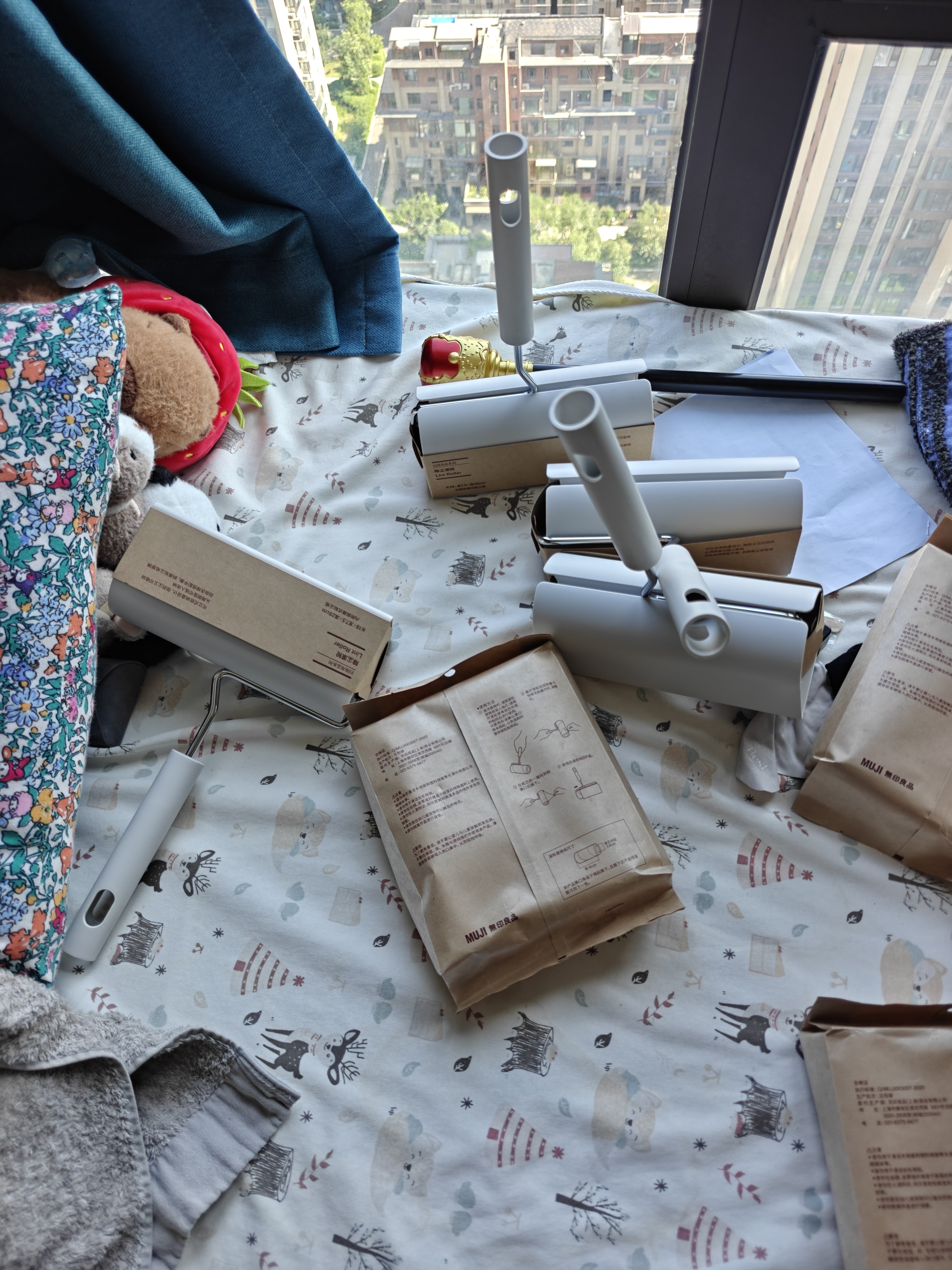 MUJI  扫除用品系列 地毯除尘滚轮/替换纸 滚筒mini粘毛器 新品 地毯除尘滚轮替换纸 斜撕式 长16cm/90圈/3个组 实拍图