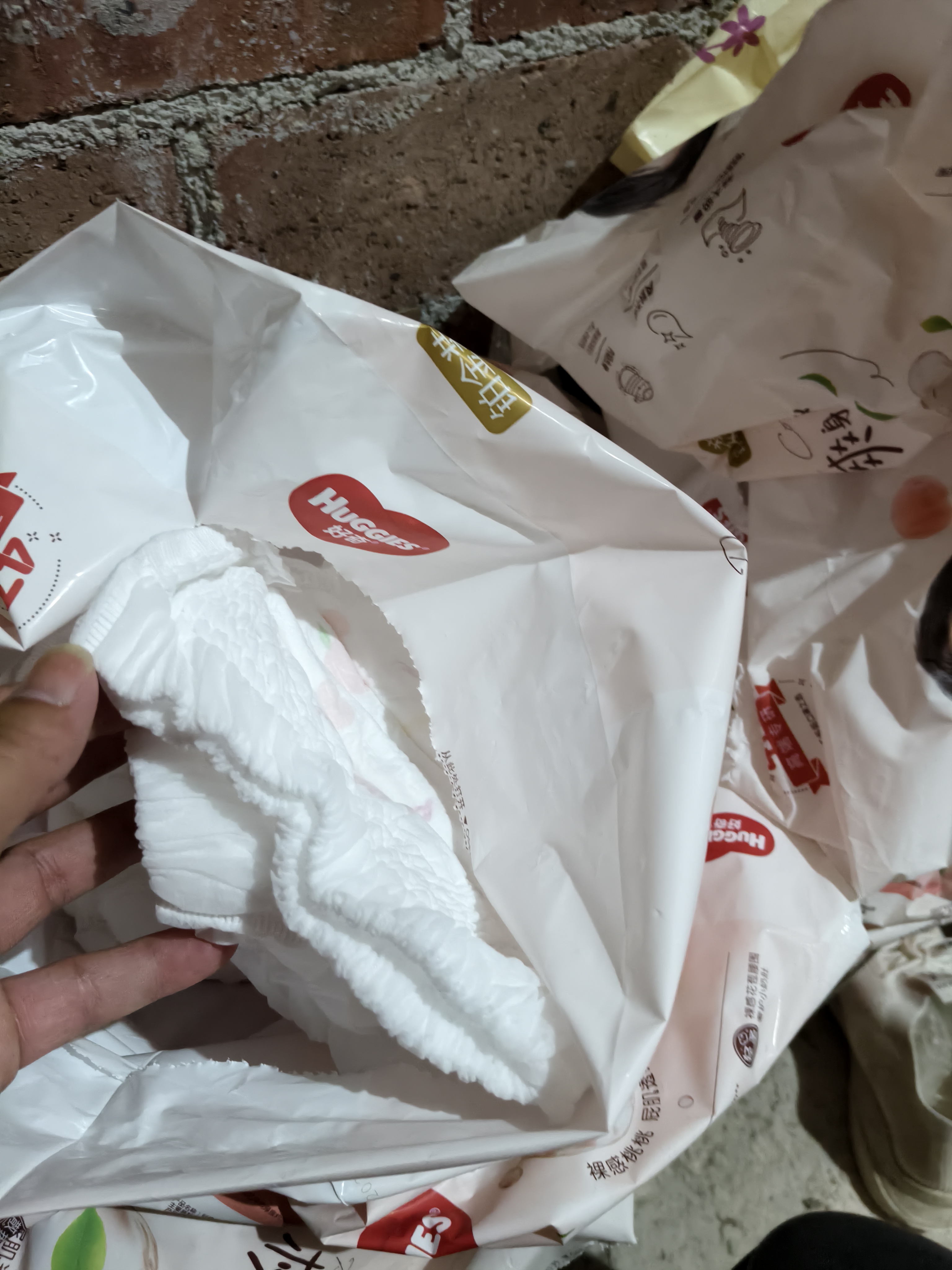 好奇（Huggies）铂金装小桃裤拉拉裤箱装XXXL64片尿不湿【夏季散热王】 实拍图