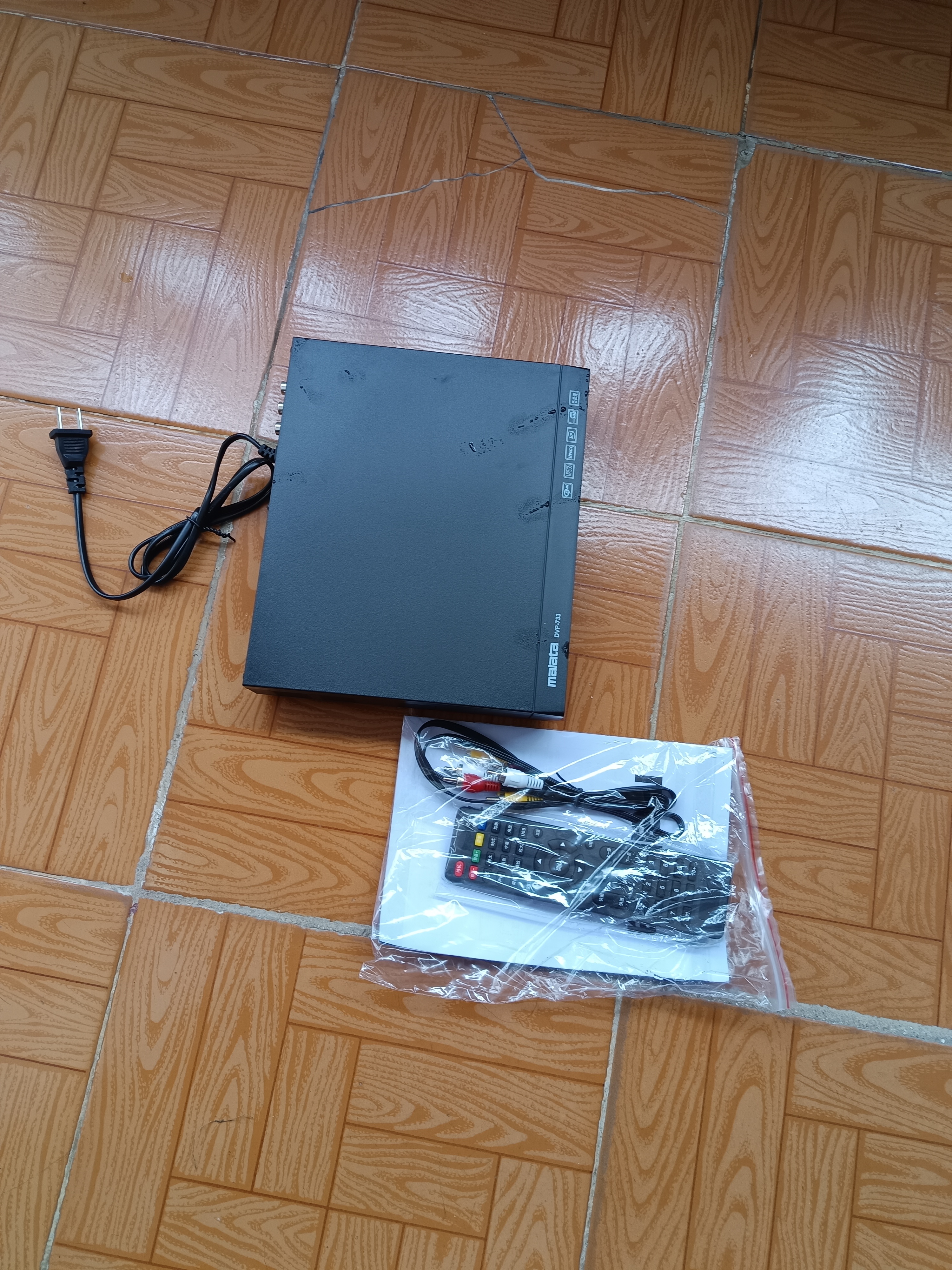 万利达 DVD播放机 光盘播放机CD机VCD DVD光驱播放器 影碟机 USB音乐 黑色 实拍图