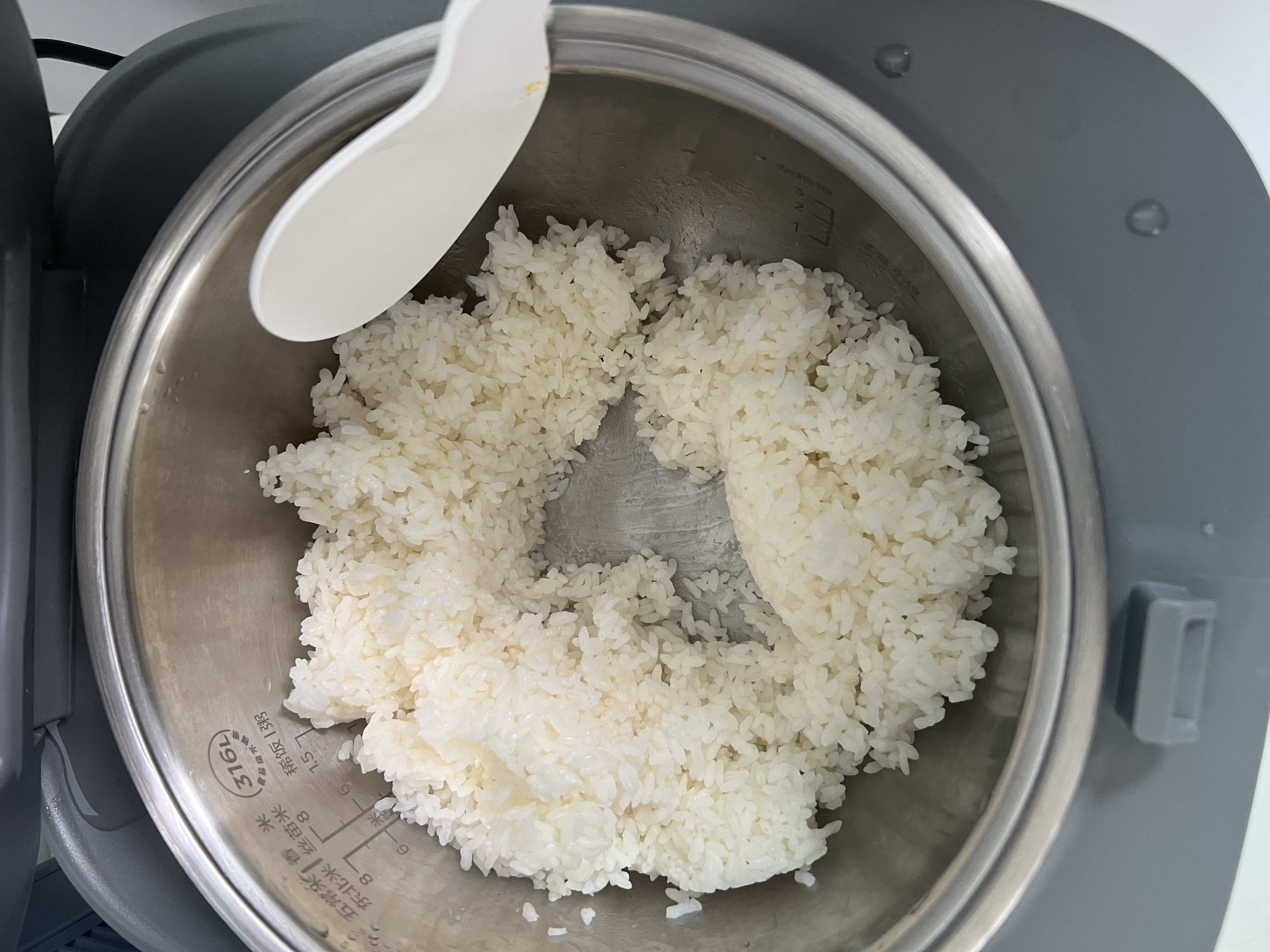 美的（Midea）电饭煲大布丁0涂层电饭锅4升316L母婴级不锈钢内胆3-4人家用多功能无涂层微压智能RE487S品牌官方 实拍图