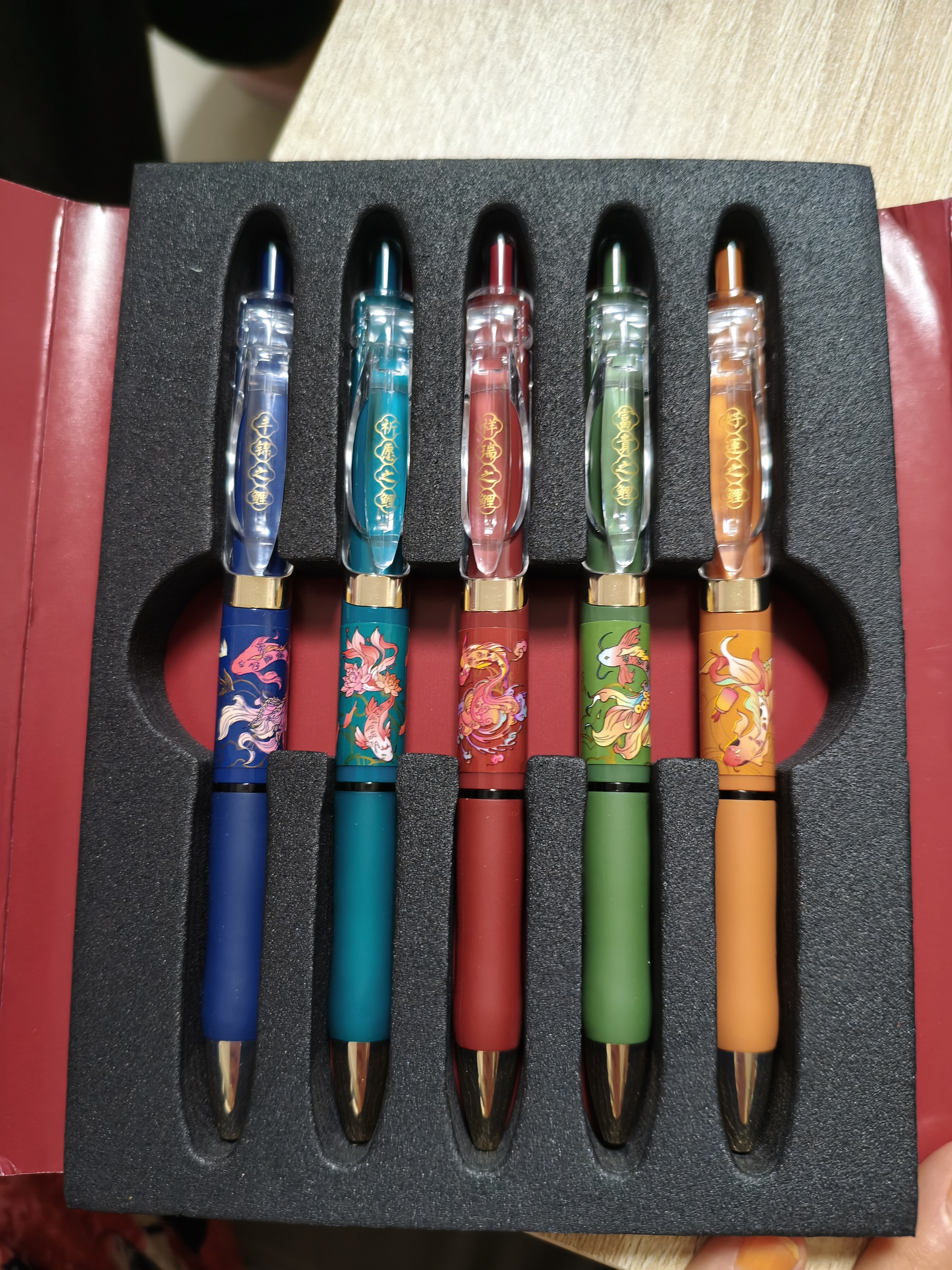 晨光（M&G）文具考试专用K35锦鲤0.5黑色中性笔礼盒按动速干经典子弹头签字笔学生/办公用水笔5支/盒AGPK350L 实拍图