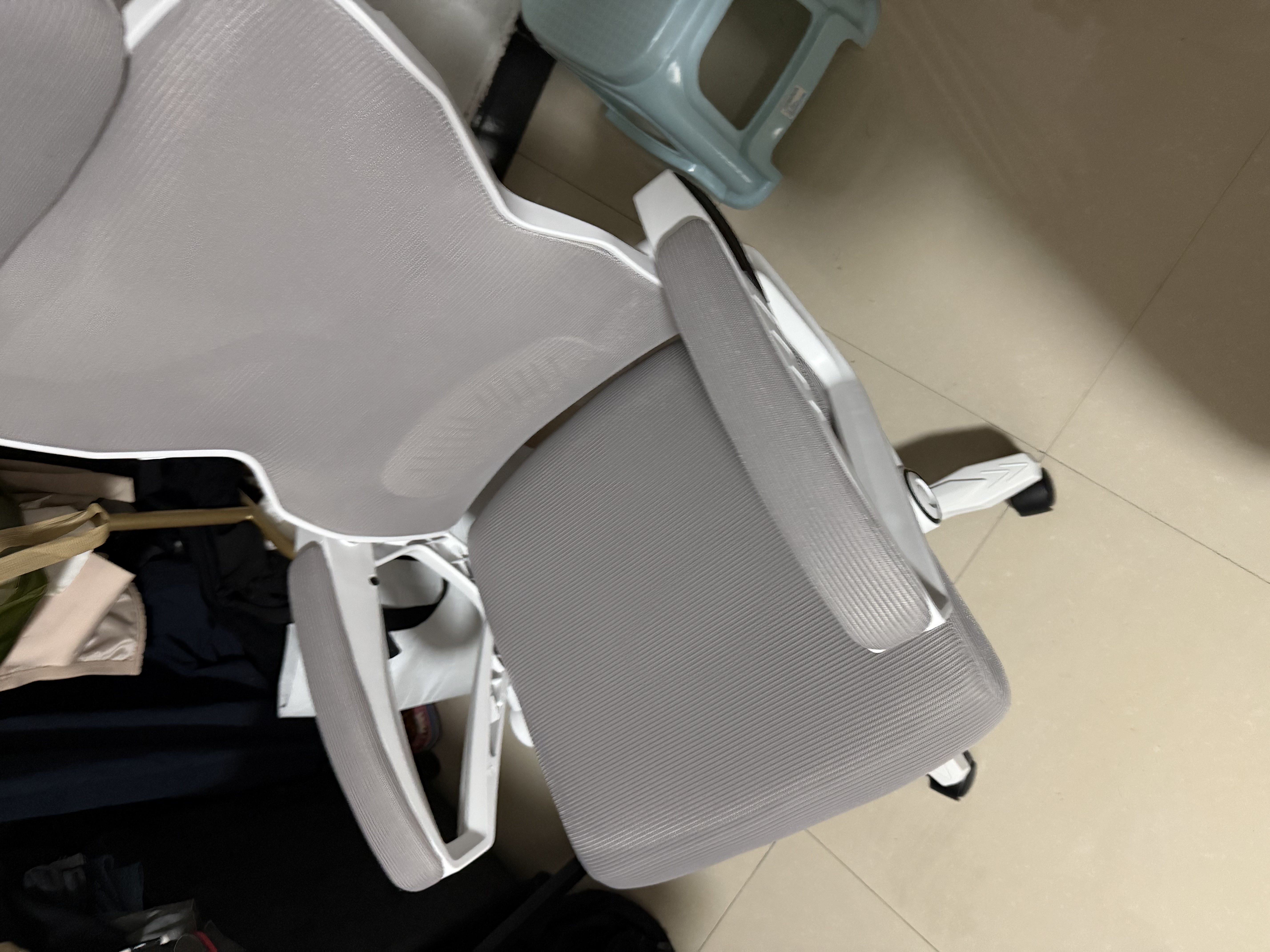 惠寻电脑椅电竞椅子人体工学游戏人工力学座椅久坐宿舍学习可躺办公椅 【二代升级】135°可躺+乳胶+3级气杆-白灰 实拍图