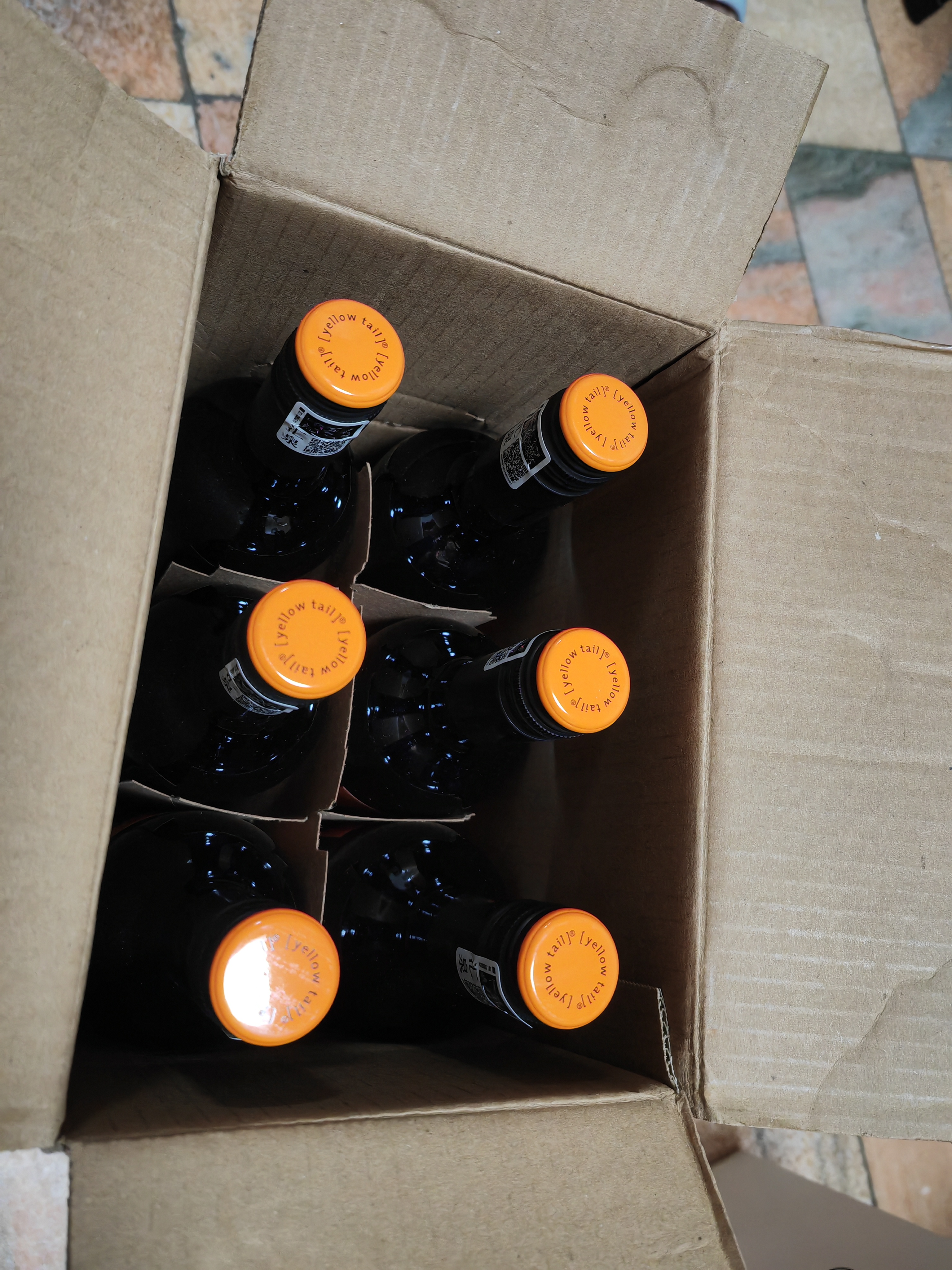 黄尾袋鼠（Yellow Tail）缤纷系列 梅洛 半干型 红葡萄酒 750ml*6瓶 智利进口 实拍图