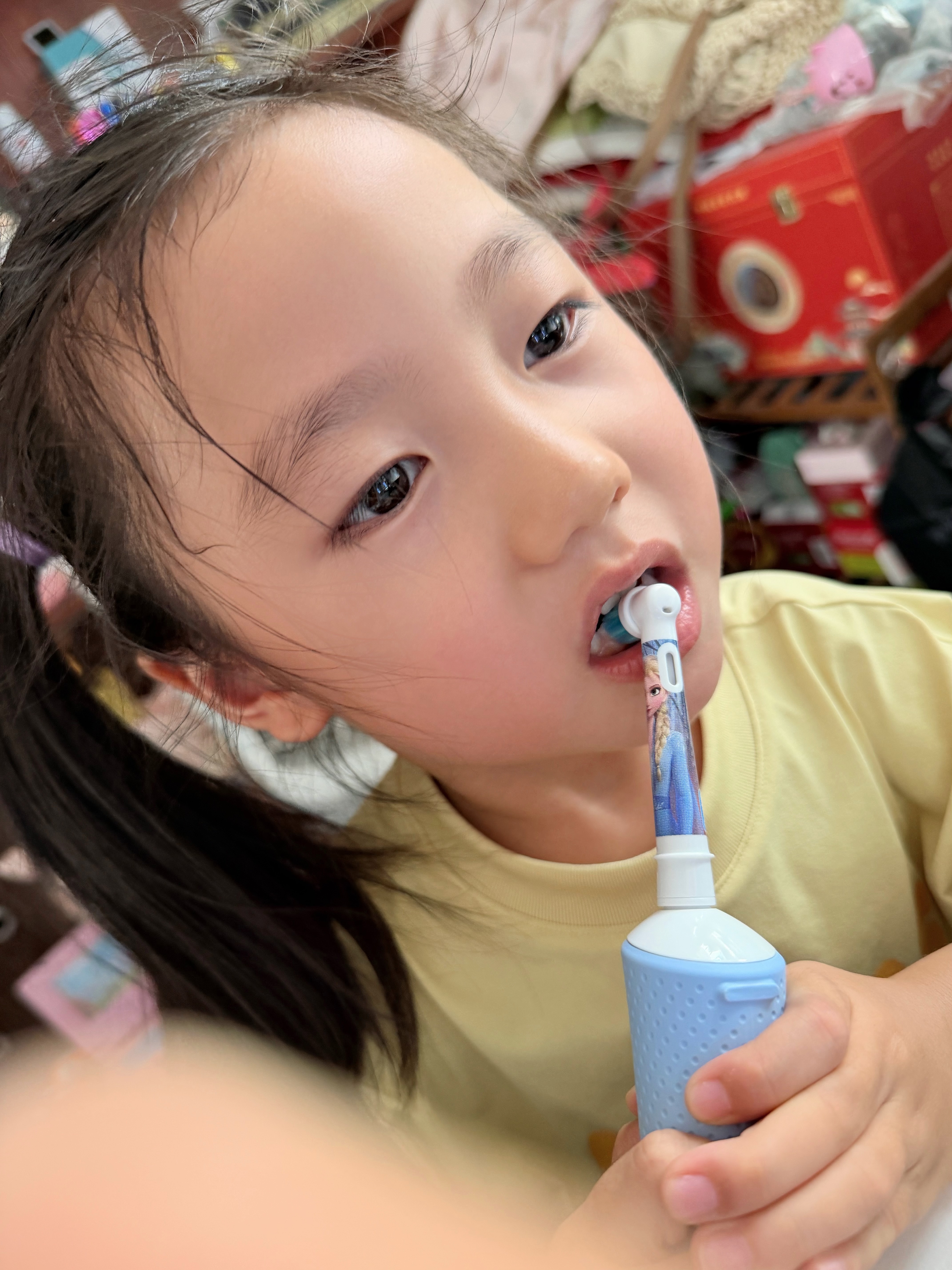 欧乐B电动牙刷 D103K 儿童乳牙刷冰雪奇缘刷头*3 日常清洁护齿 （刷头图案随机）送孩子 实拍图