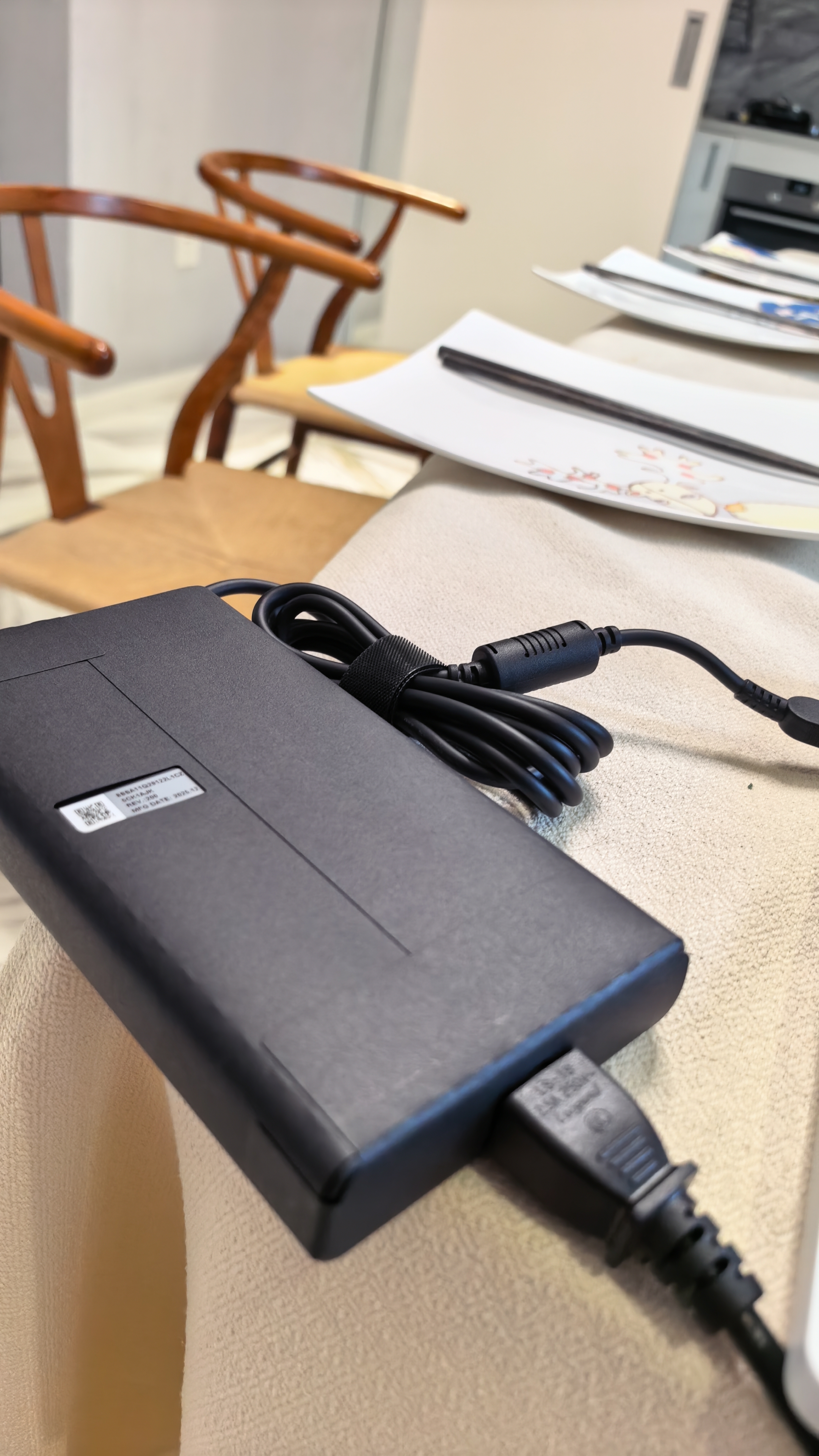 联想拯救者R9000P 2026 电竞游戏本笔记本(锐龙 9 8945HX 16G 1T RTX5060 2.5k 240Hz 100% DCI-P3)白 实拍图