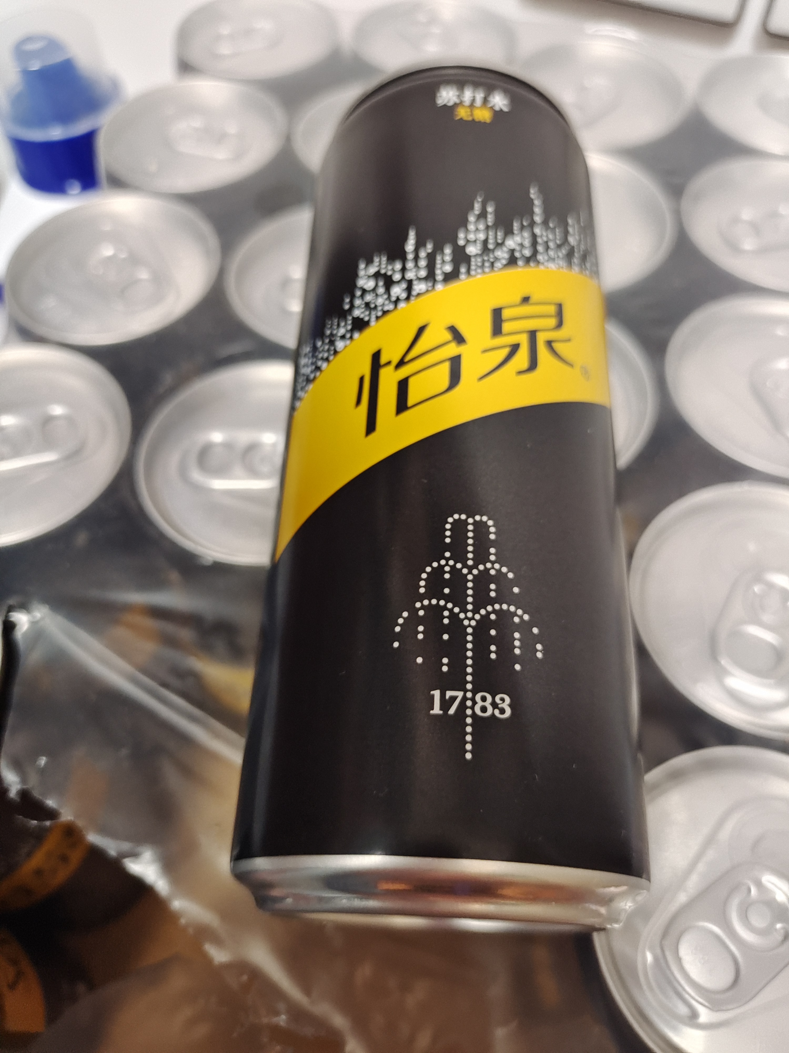 可口可乐（Coca-Cola）怡泉Schweppes 无糖零卡 苏打水汽水饮料 330ml*24罐 整箱装 实拍图
