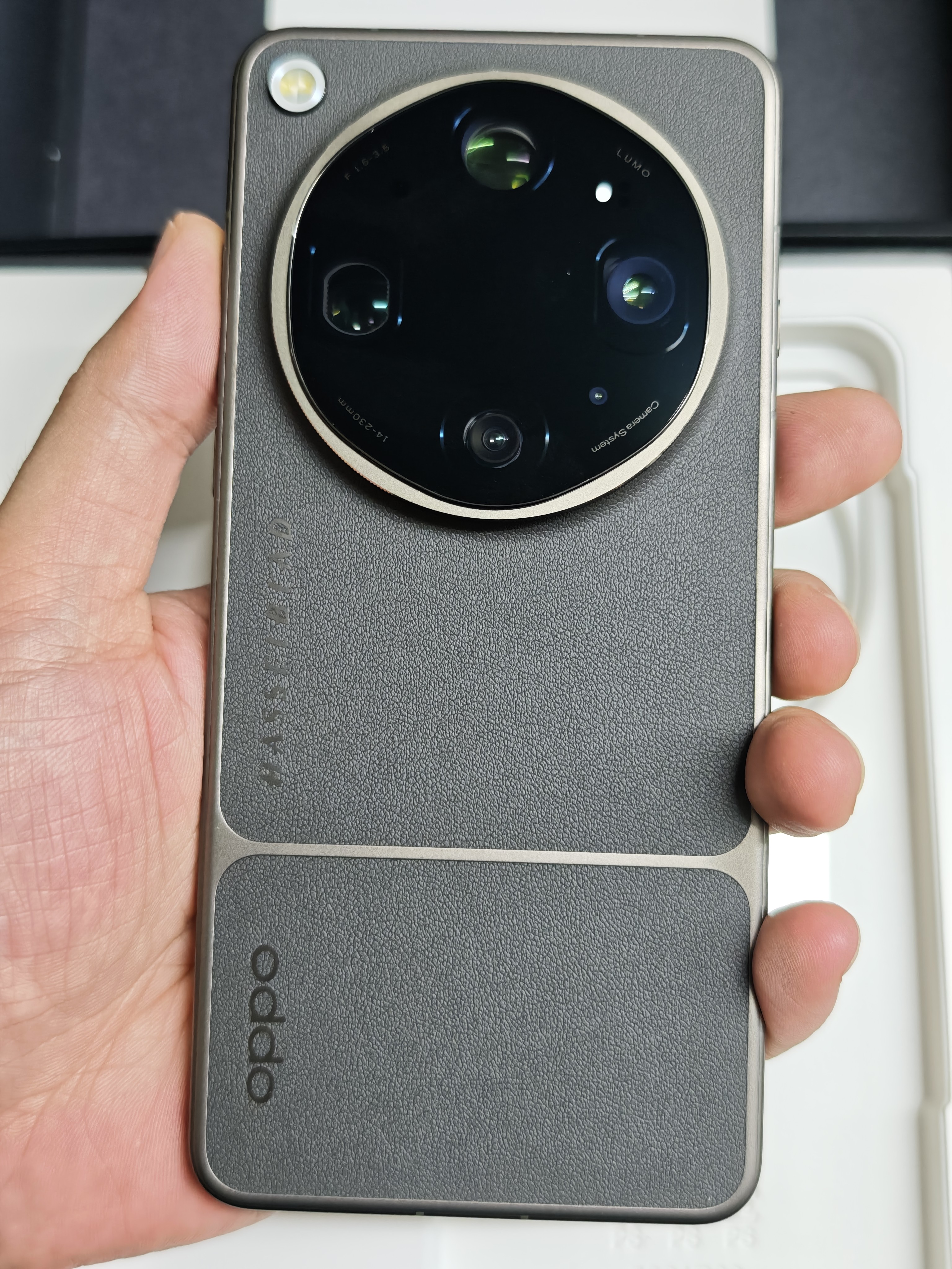 OPPO Find X9 Ultra 16GB+512GB 大地苔原 10倍光变天眼长焦 长续航 游戏 5G 拍照摄影旗舰手机 新机 实拍图