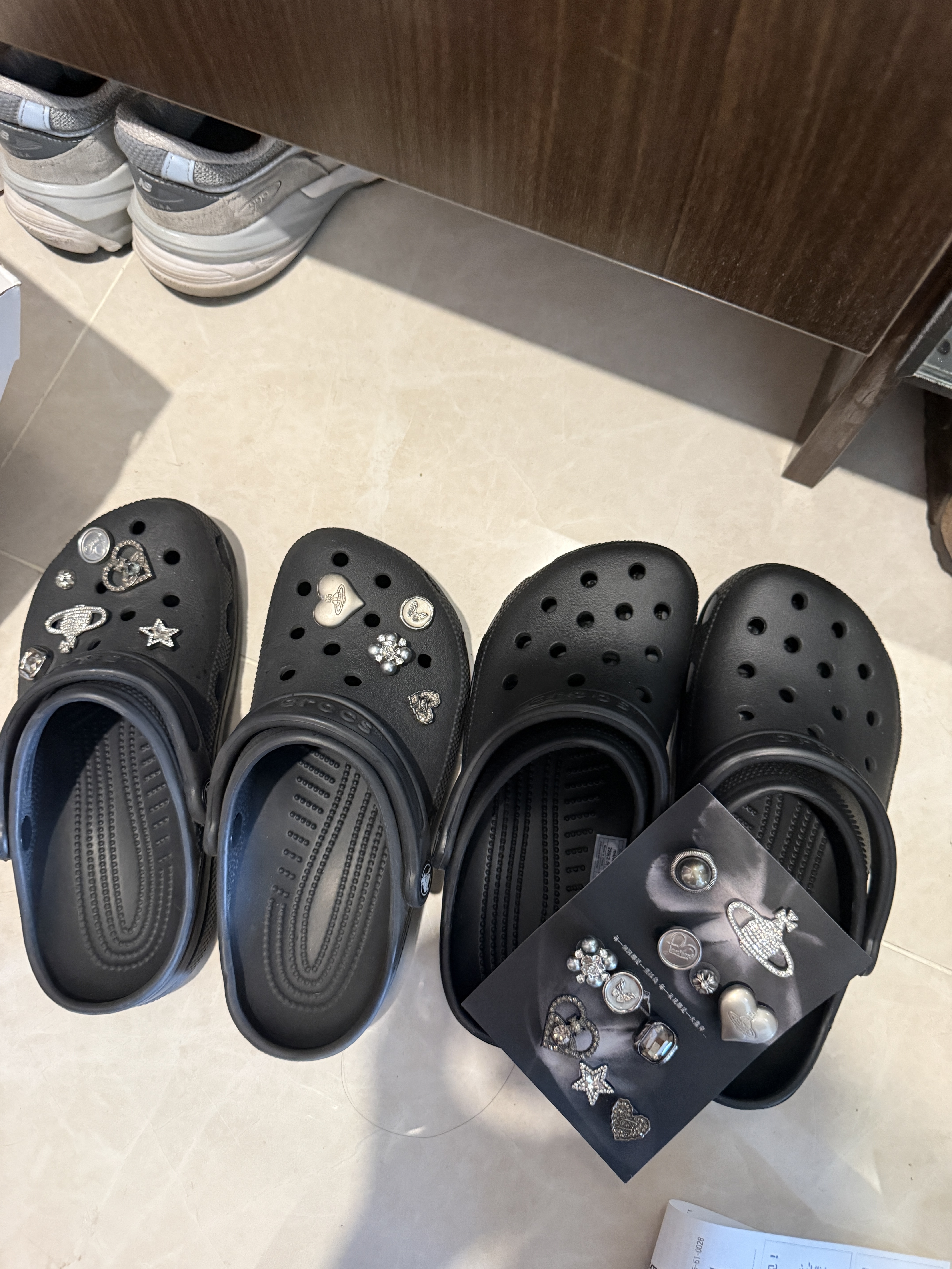 卡骆驰（CROCS）经典洞洞鞋轻便百搭女沙滩鞋包头拖鞋男鞋|10001 黑色-001(含智必星) 36 /37(220mm) 实拍图