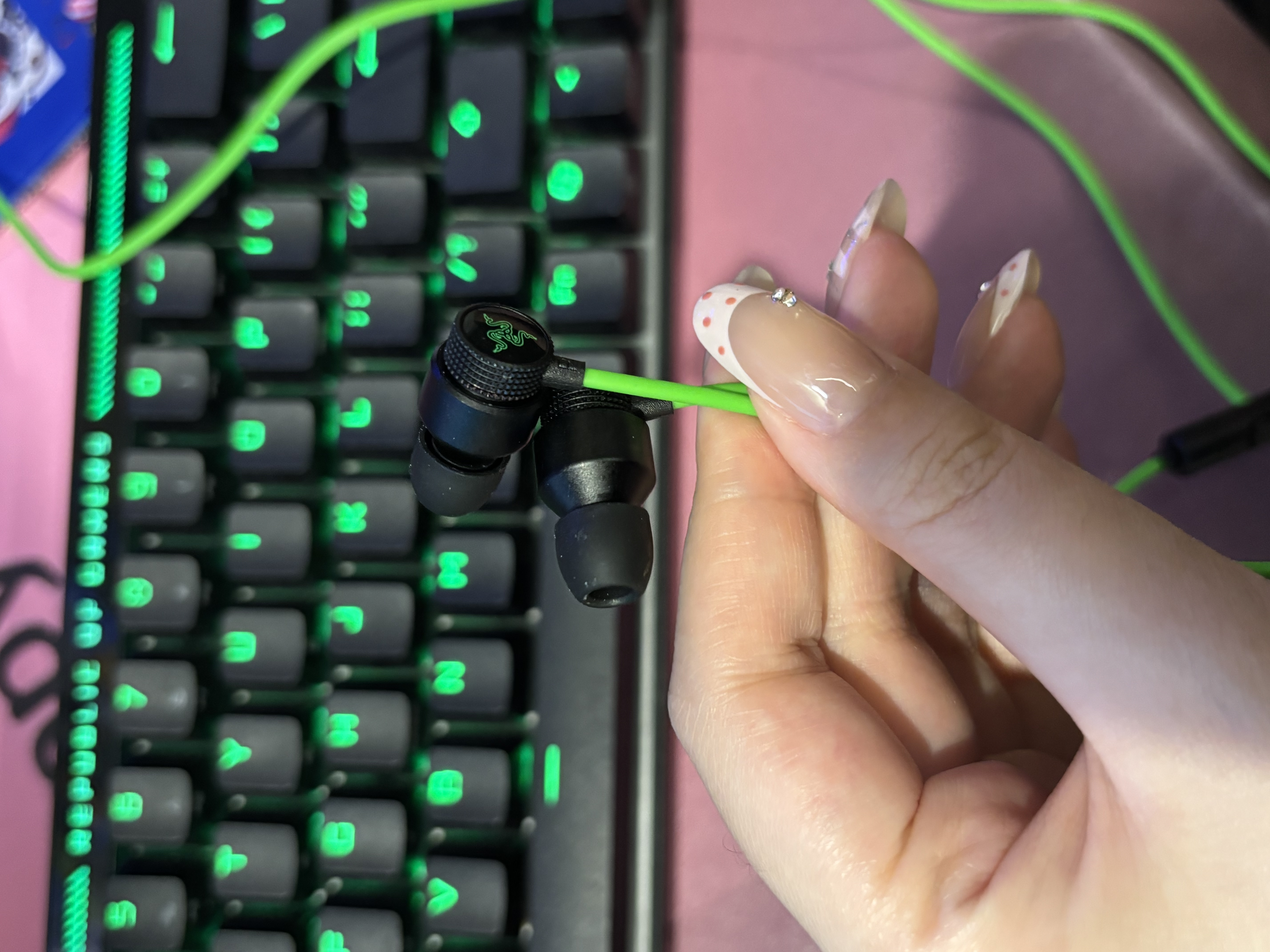雷蛇（Razer）战锤狂鲨V3 有线入耳式耳机耳塞 7.1环绕声 吃鸡神器 三角洲官方指定 Type C（赠THX软件 可调EQ） 实拍图