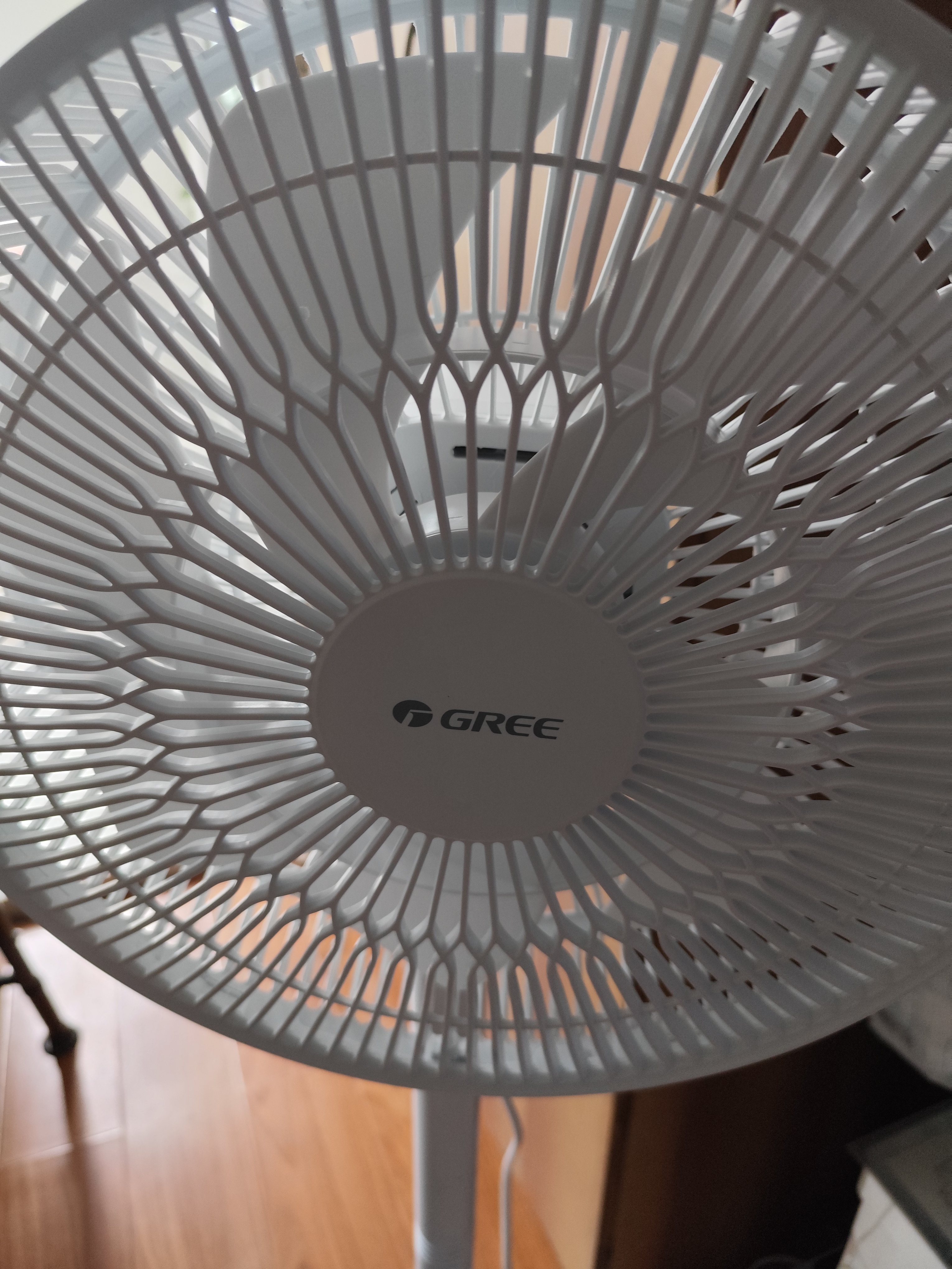 格力（GREE）【价低头部主播9折】双层十二叶专利轻音立式电风扇家用落地扇台式风扇节能风扇大风量 FS-3015h7 实拍图