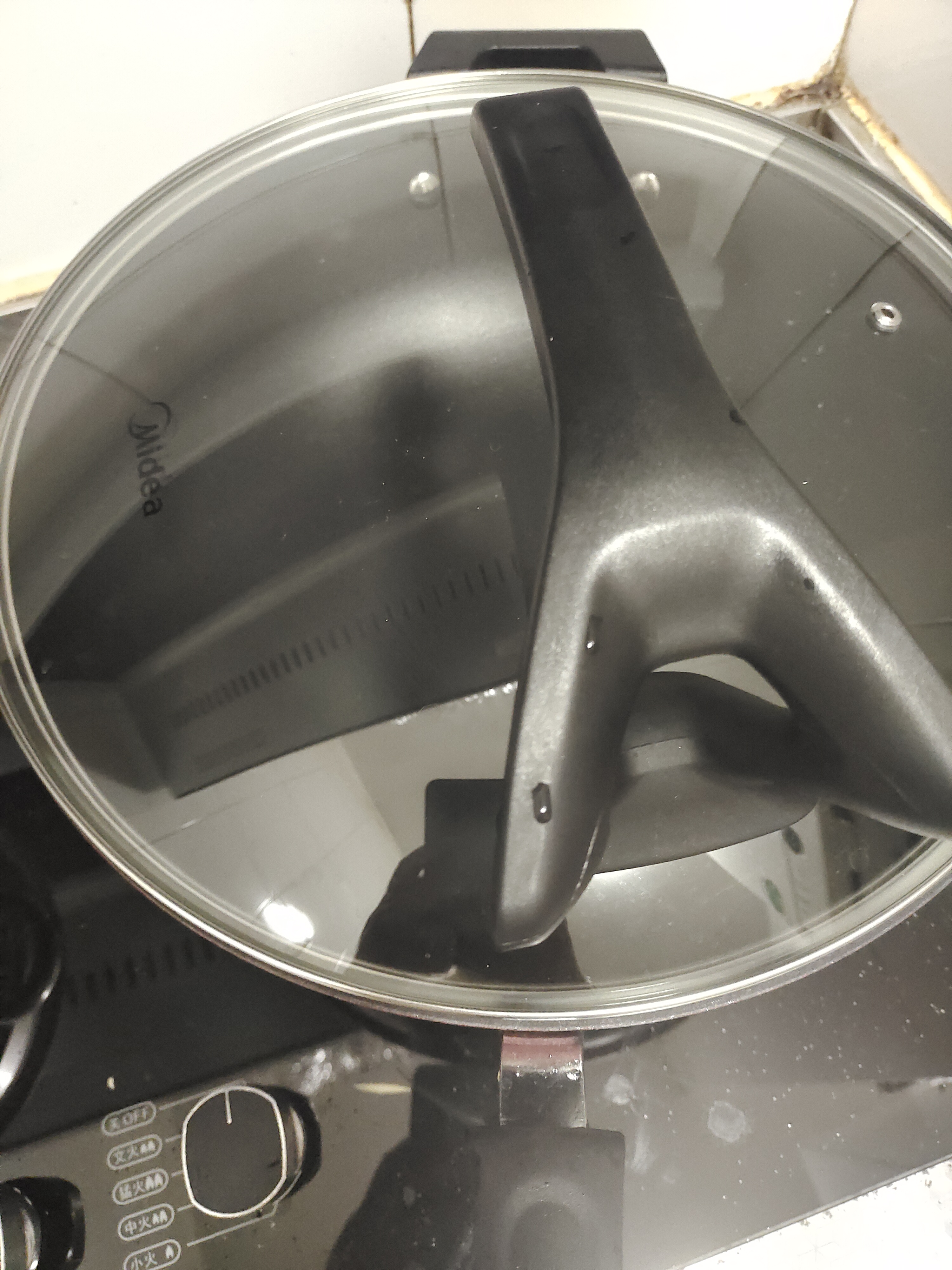 美的（Midea）不粘锅炒锅优钛炒锅平底煎炒锅32cm可立盖仿生荷叶不粘燃磁通用 实拍图