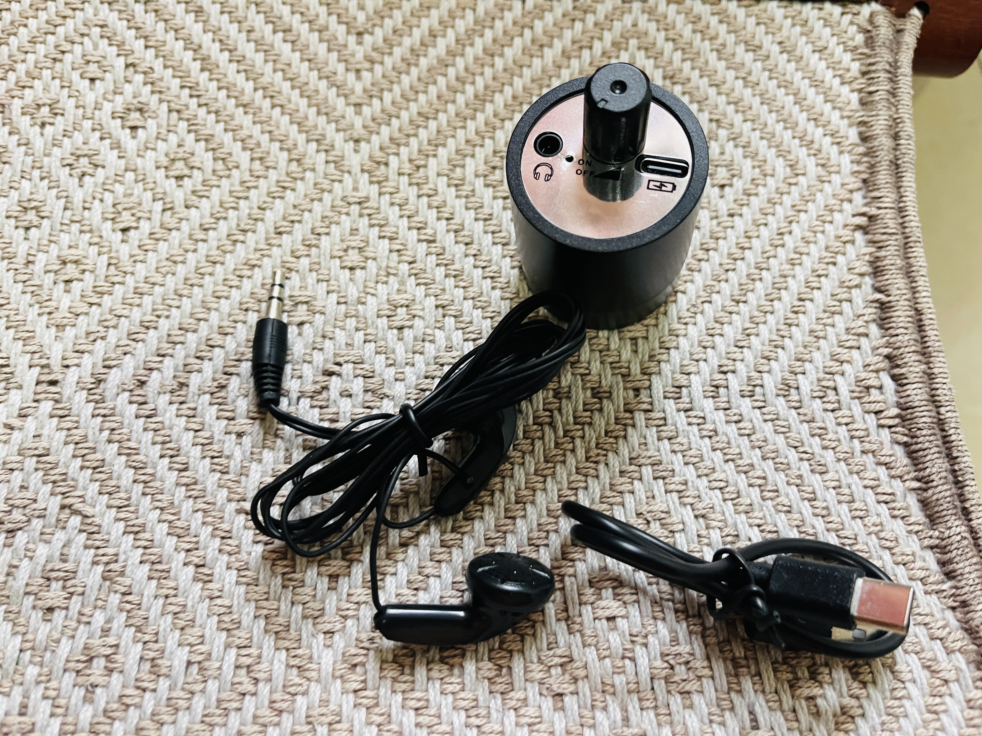 Aseblarm声音放大器高密测漏隔墙听音器墙体探测仪漏气漏水检测仪检测工具 全套（测漏器+充电线+耳机） 实拍图
