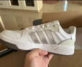 adidas ENTRAP美式校园风运动少年感复古篮球风板鞋男女阿迪达斯 白色/暗银金属/树脂黄   42 实拍图