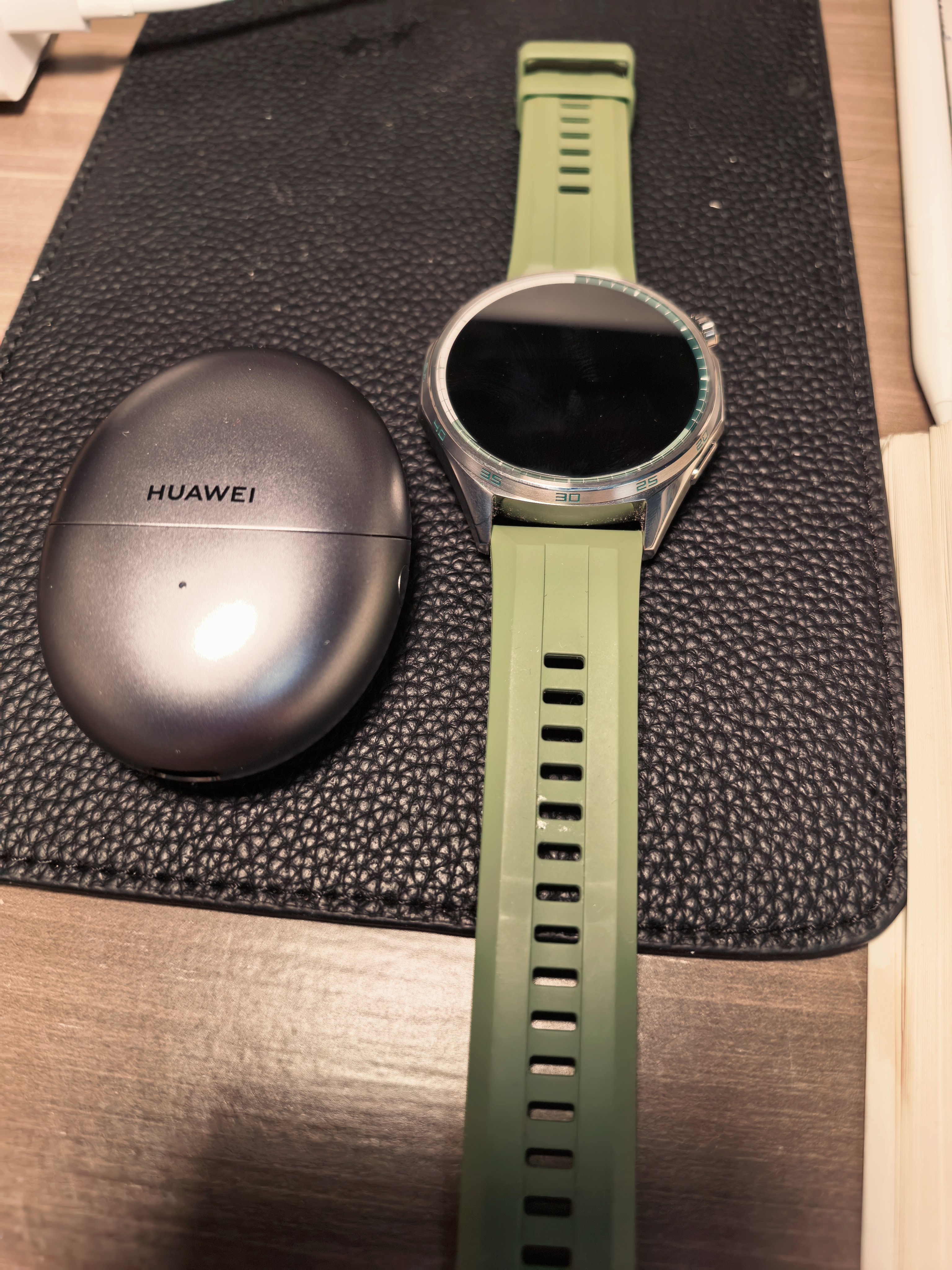 HUAWEIWATCH GT6型格绿46mm特别款礼盒B 手表预置“燃动绿茵”足球表盘 实拍图