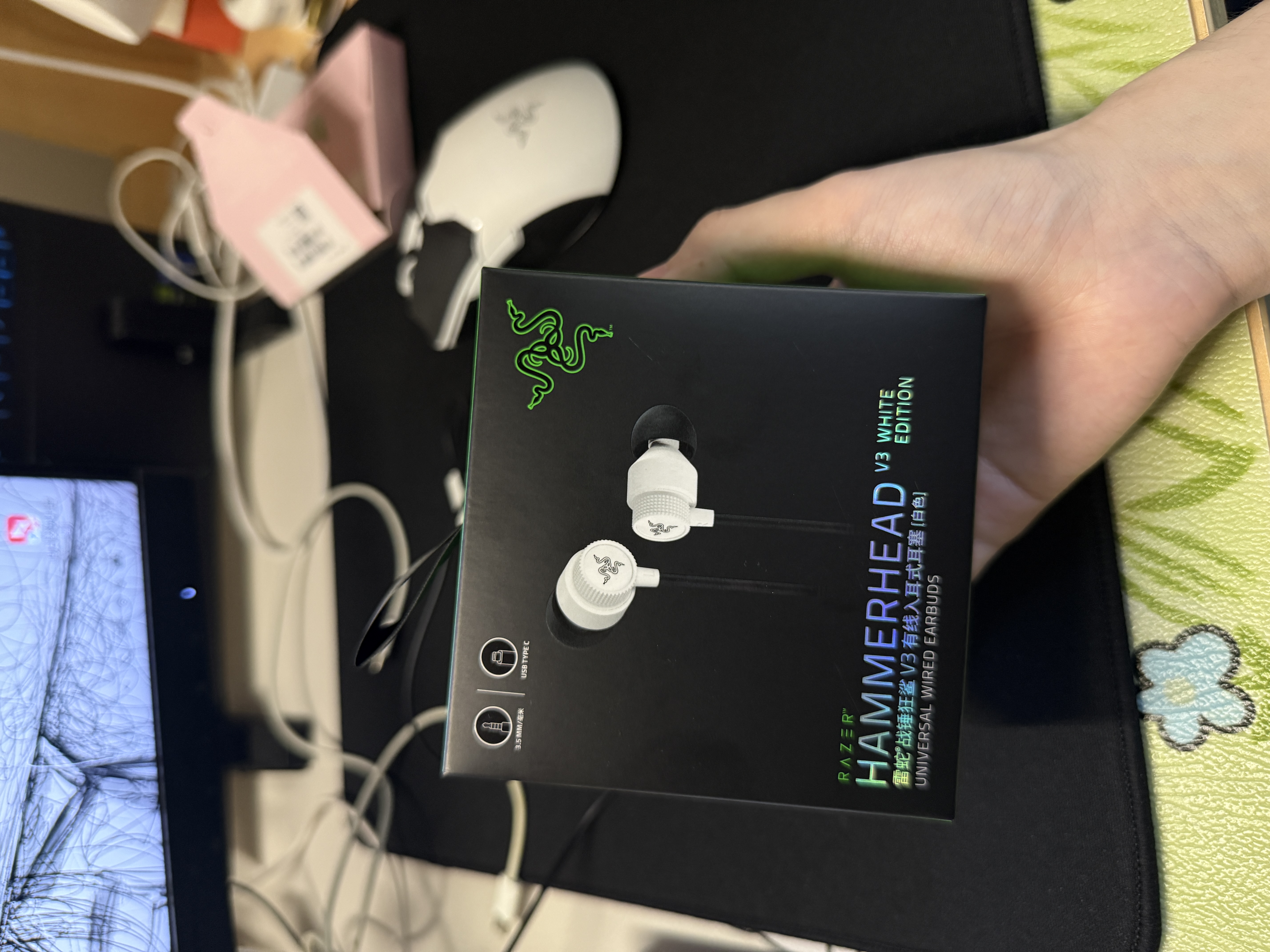 雷蛇（Razer）战锤狂鲨V3有线入耳式耳机 7.1环绕声 吃鸡神器 三角洲官方指定 Type C 白色（赠THX软件 可调EQ） 实拍图